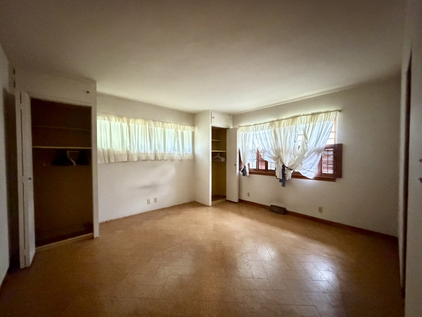 909 W Washington Street Property Photo 12