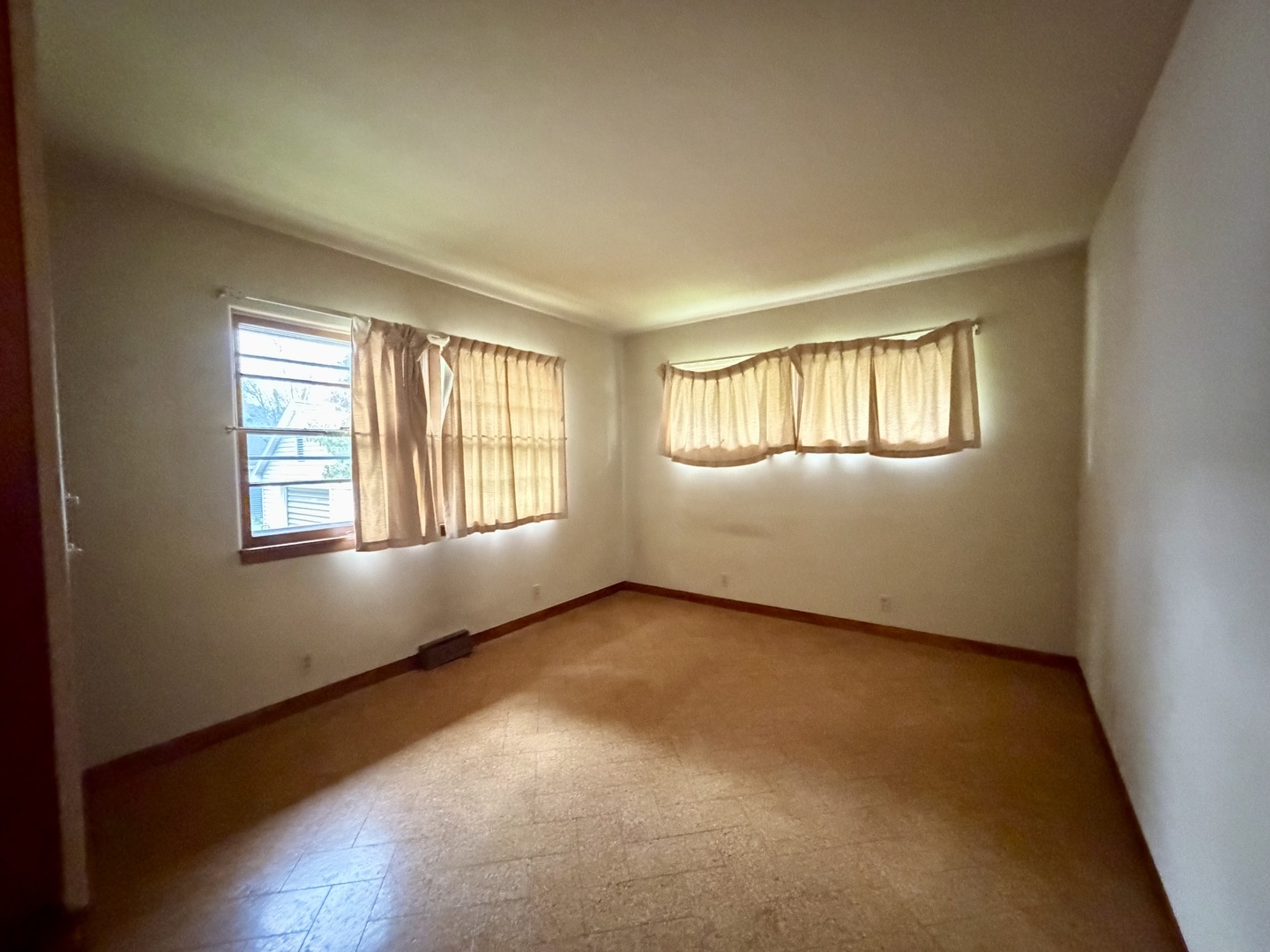 909 W Washington Street Property Photo 13
