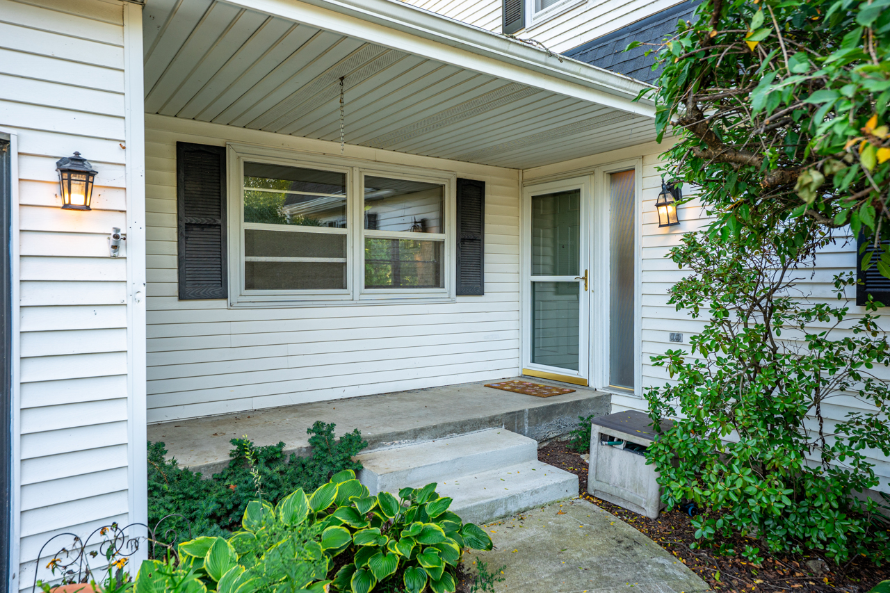 5555 Roanoke Road Property Photo 3