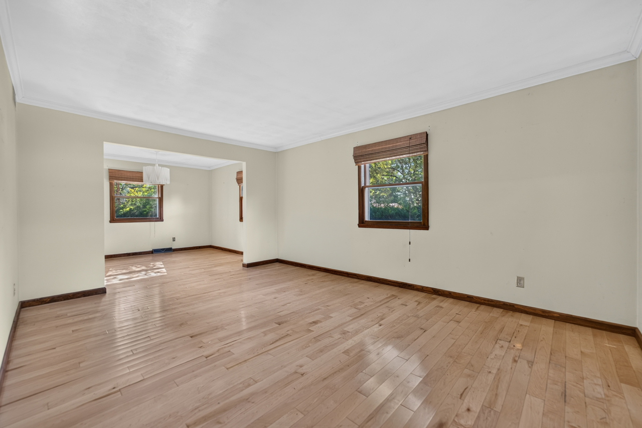 5555 Roanoke Road Property Photo 4