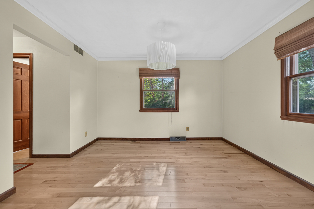 5555 Roanoke Road Property Photo 6