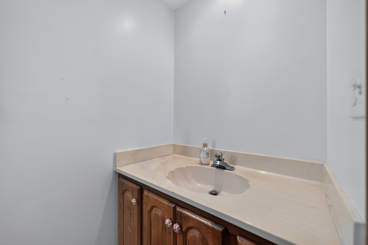 5555 Roanoke Road Property Photo 16