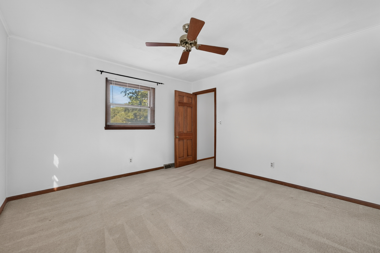 5555 Roanoke Road Property Photo 24