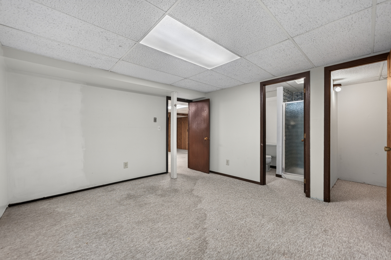 5555 Roanoke Road Property Photo 32