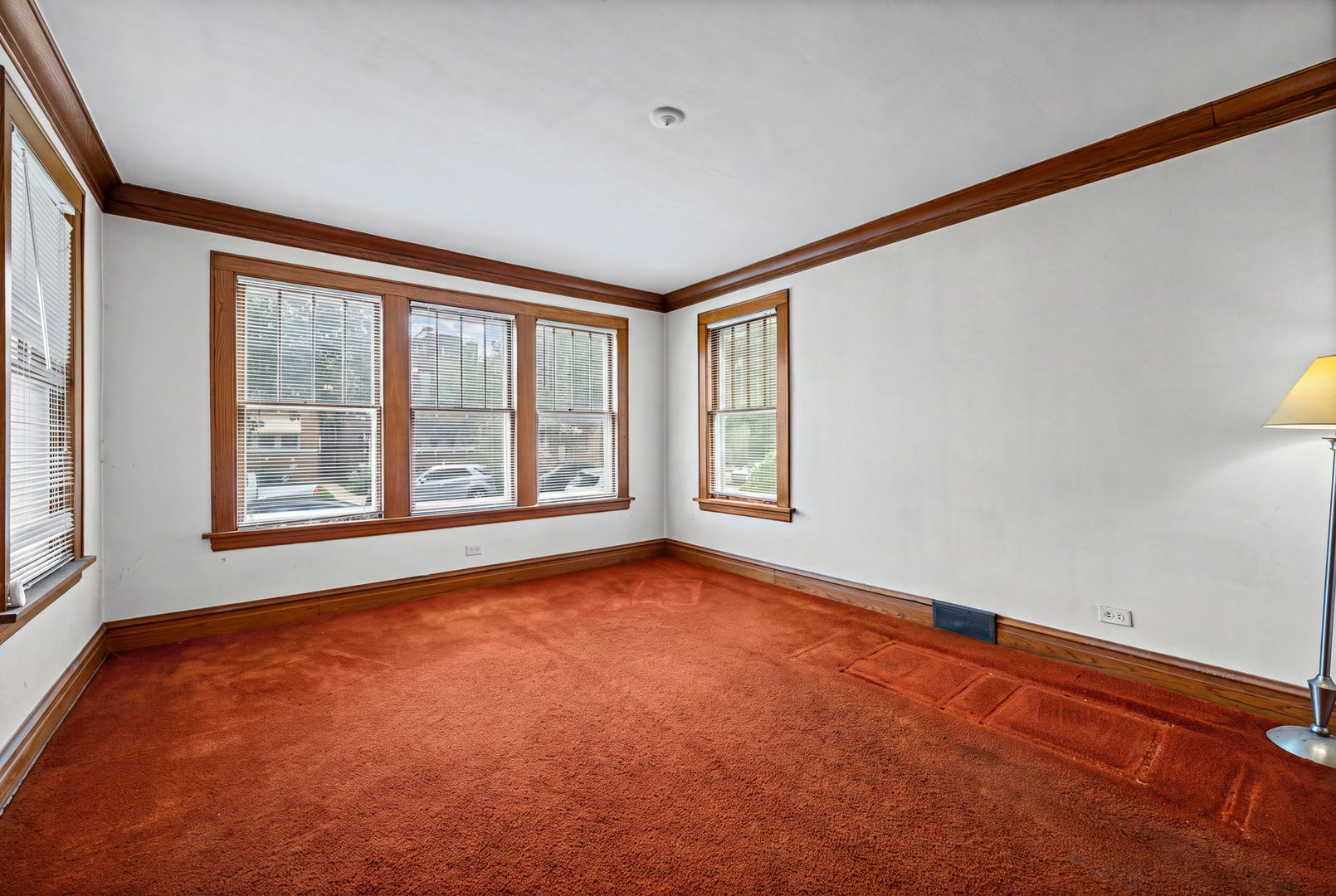 3314 N Kenneth Avenue Property Photo 3