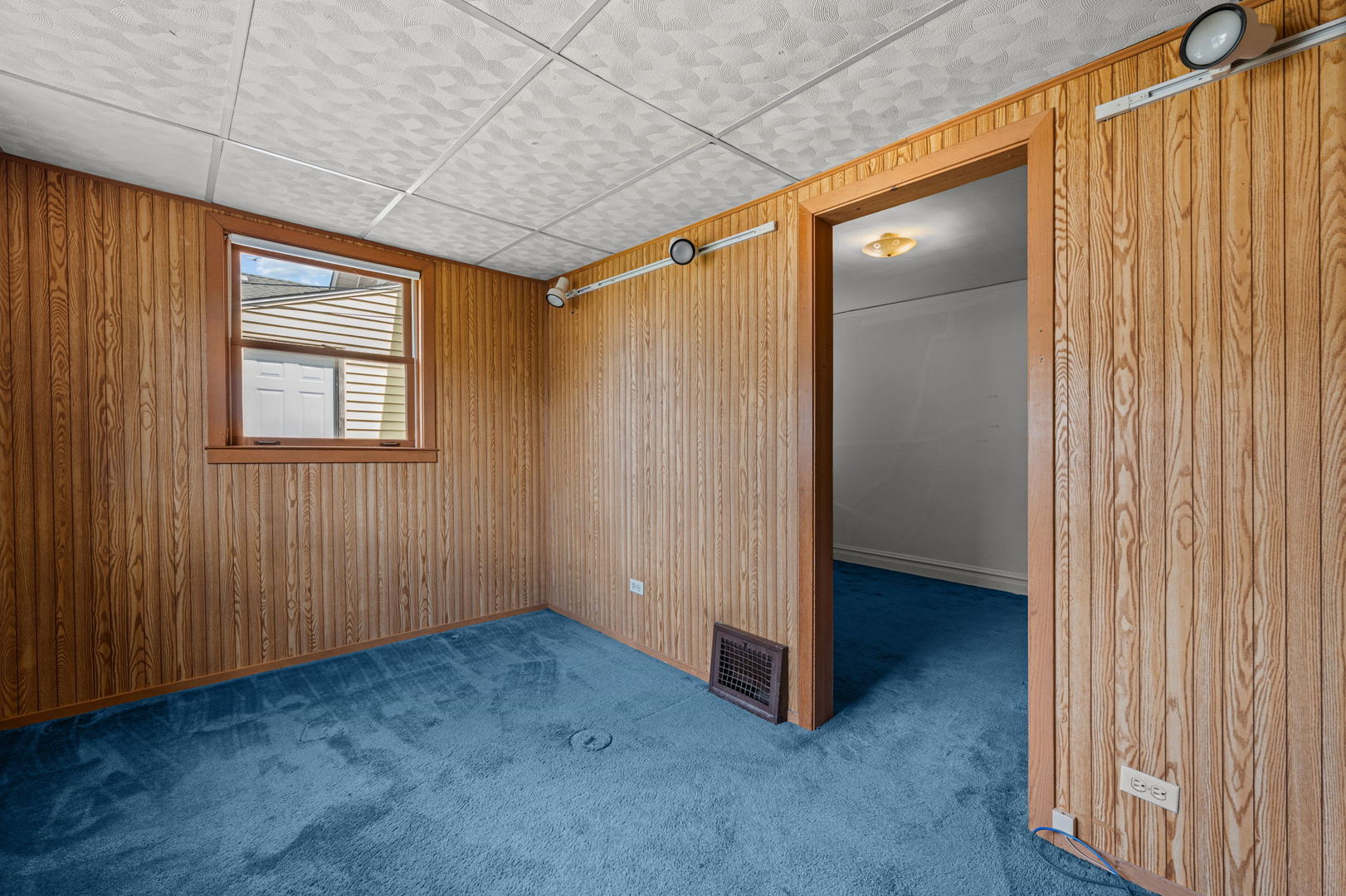 3314 N Kenneth Avenue Property Photo 9