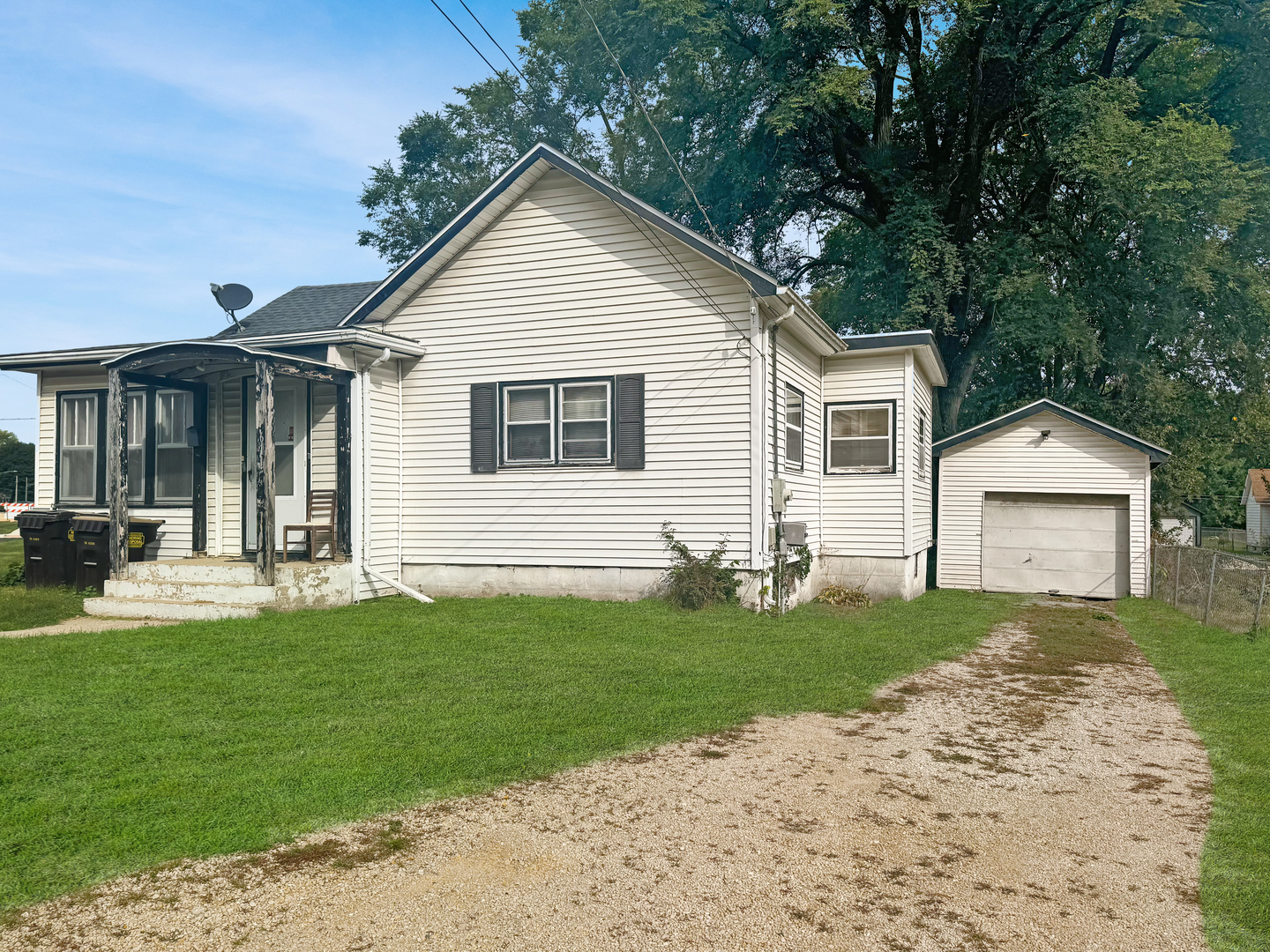 611 S Adams Avenue Property Photo 3