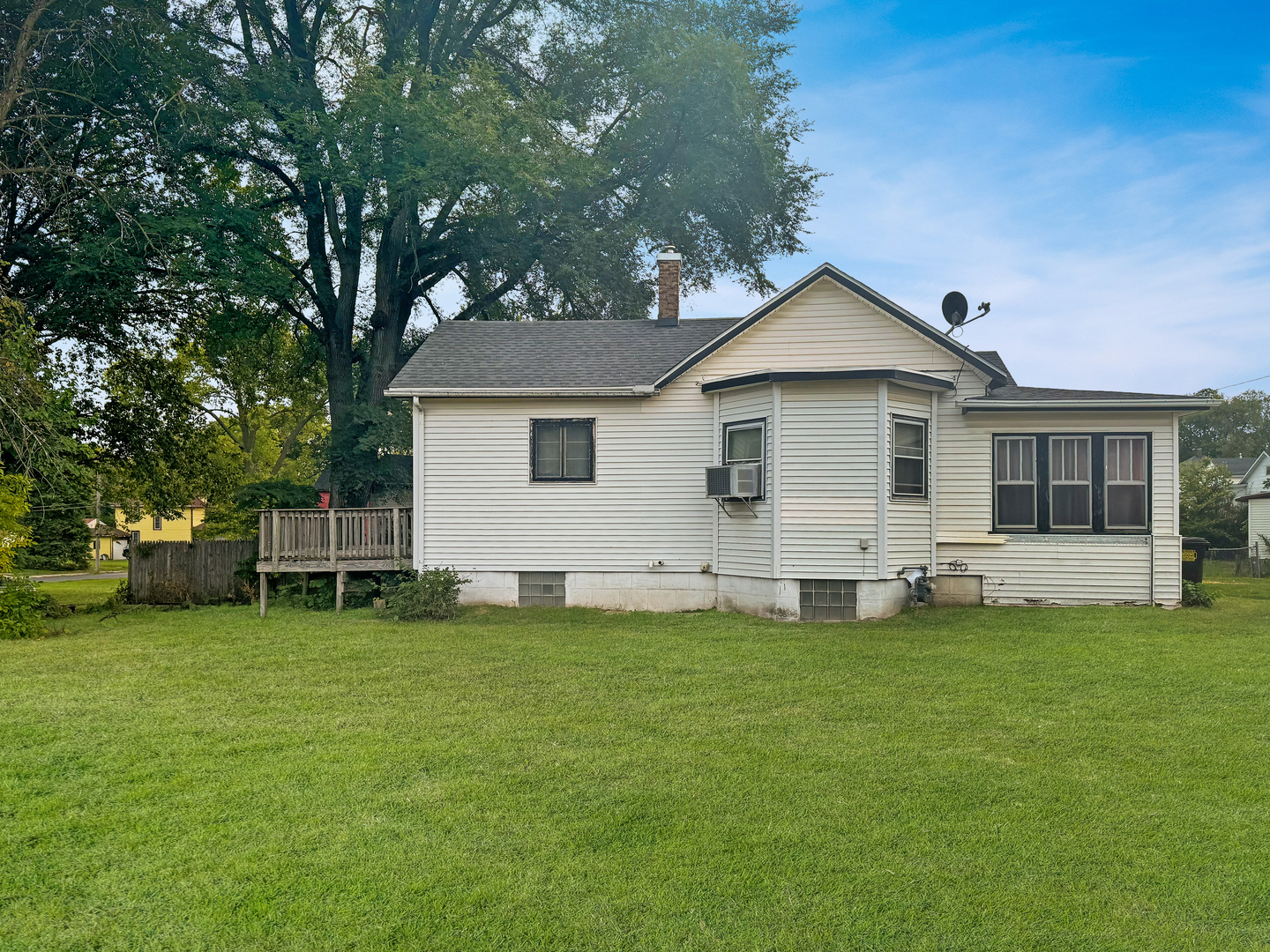 611 S Adams Avenue Property Photo 4