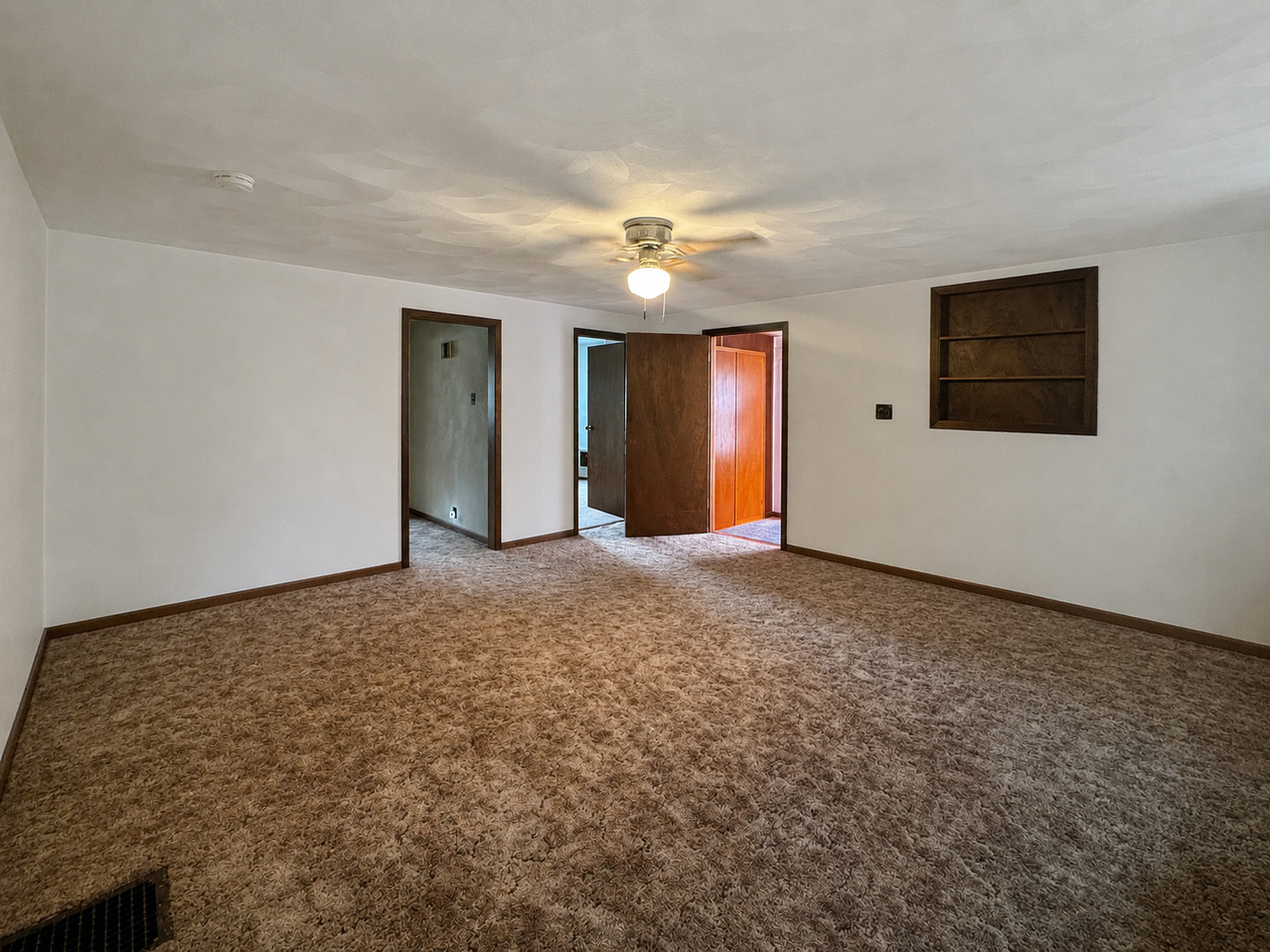 611 S Adams Avenue Property Photo 14