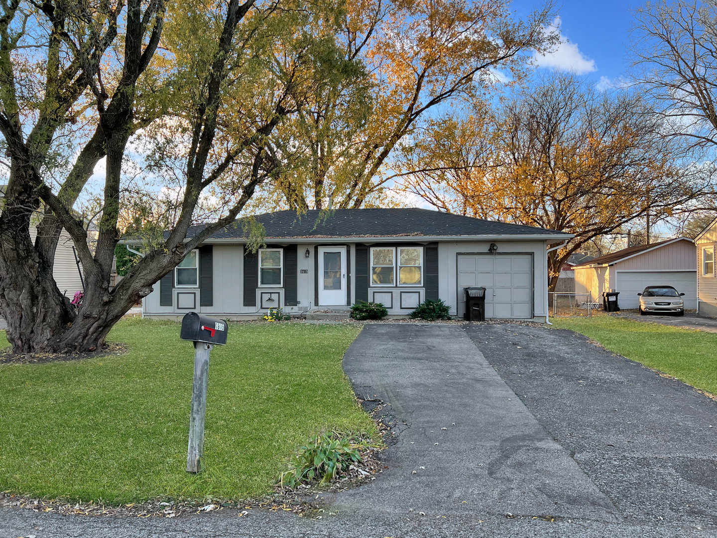 1815 Beach Road Property Photo 1
