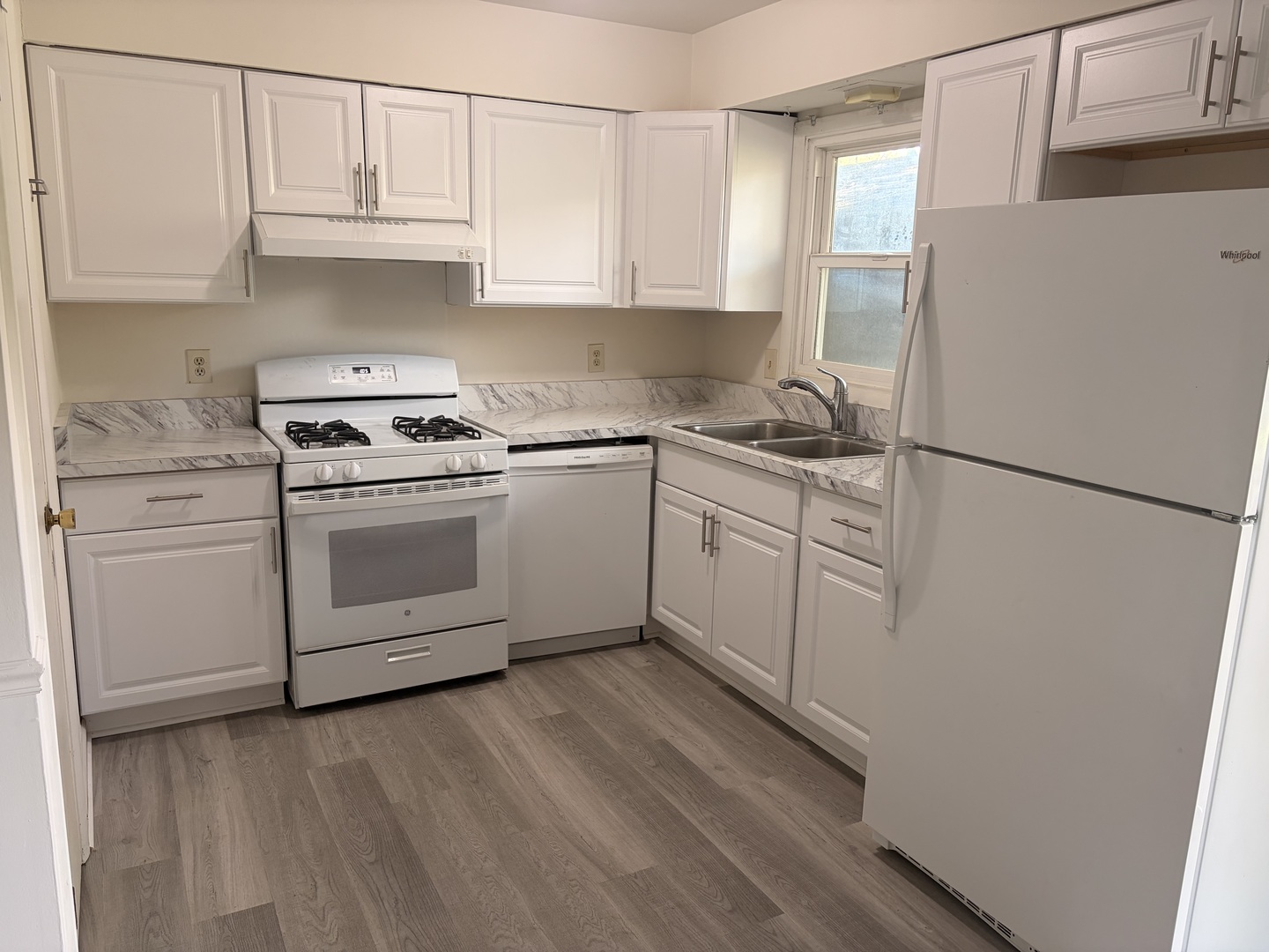 1815 Beach Road Property Photo 3