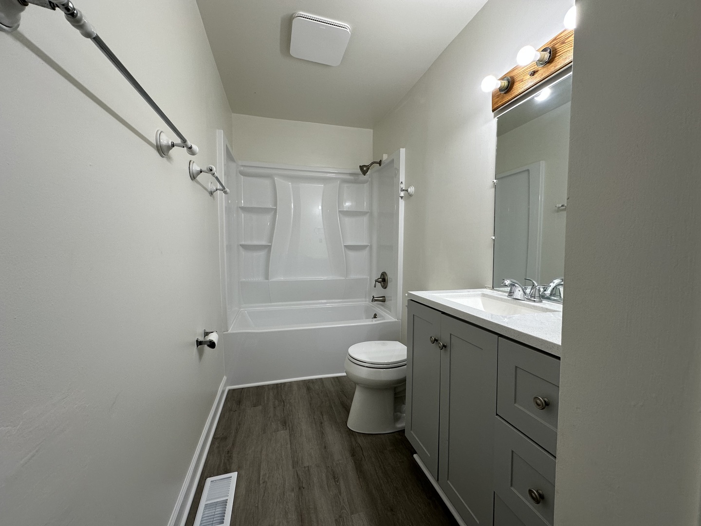 1815 Beach Road Property Photo 4