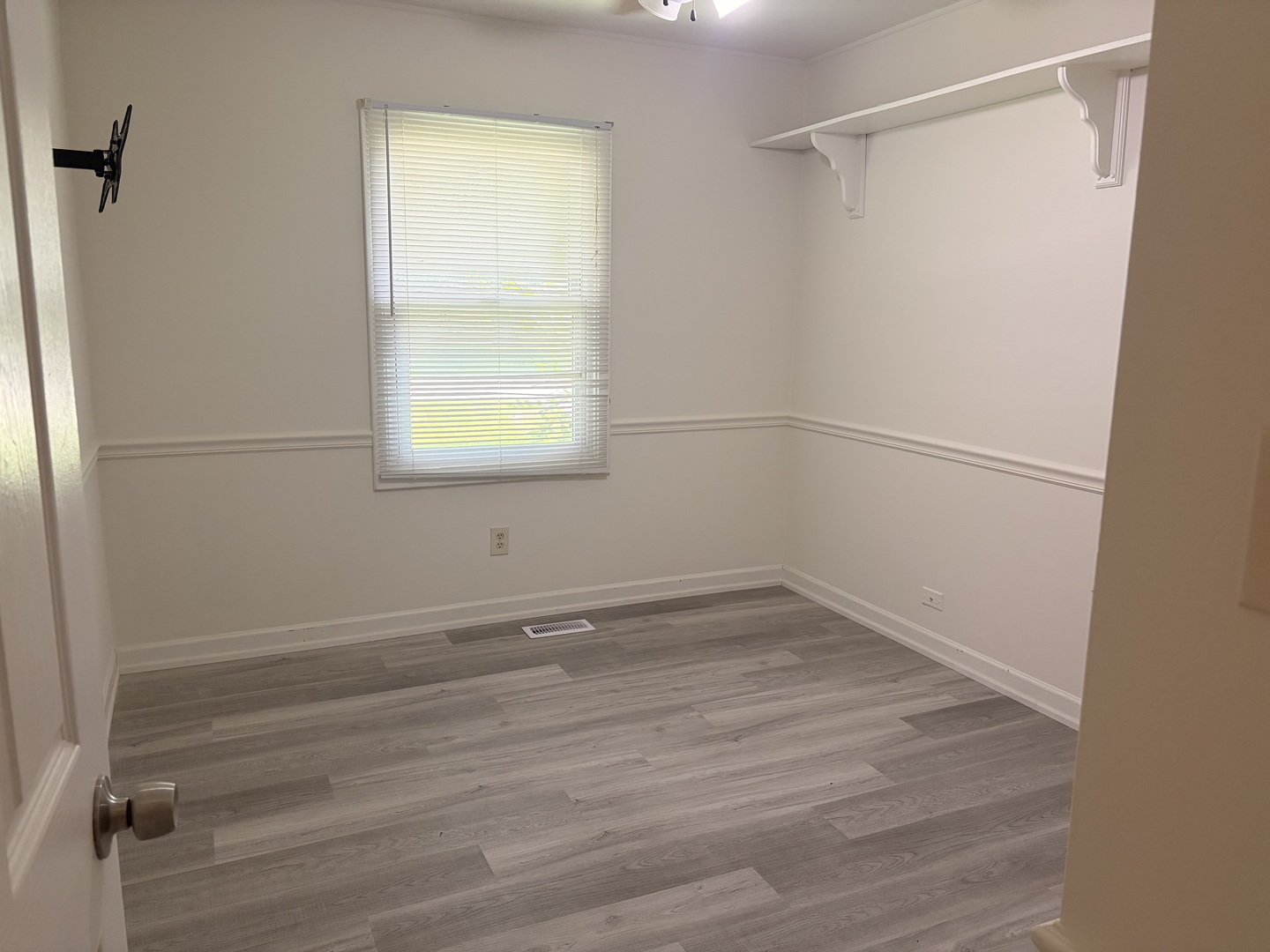 1815 Beach Road Property Photo 7