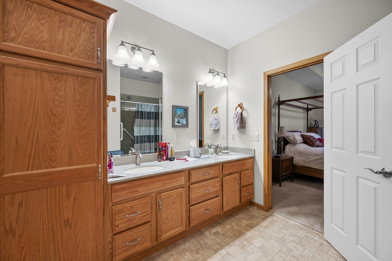 4046 Charles Court Property Photo 12
