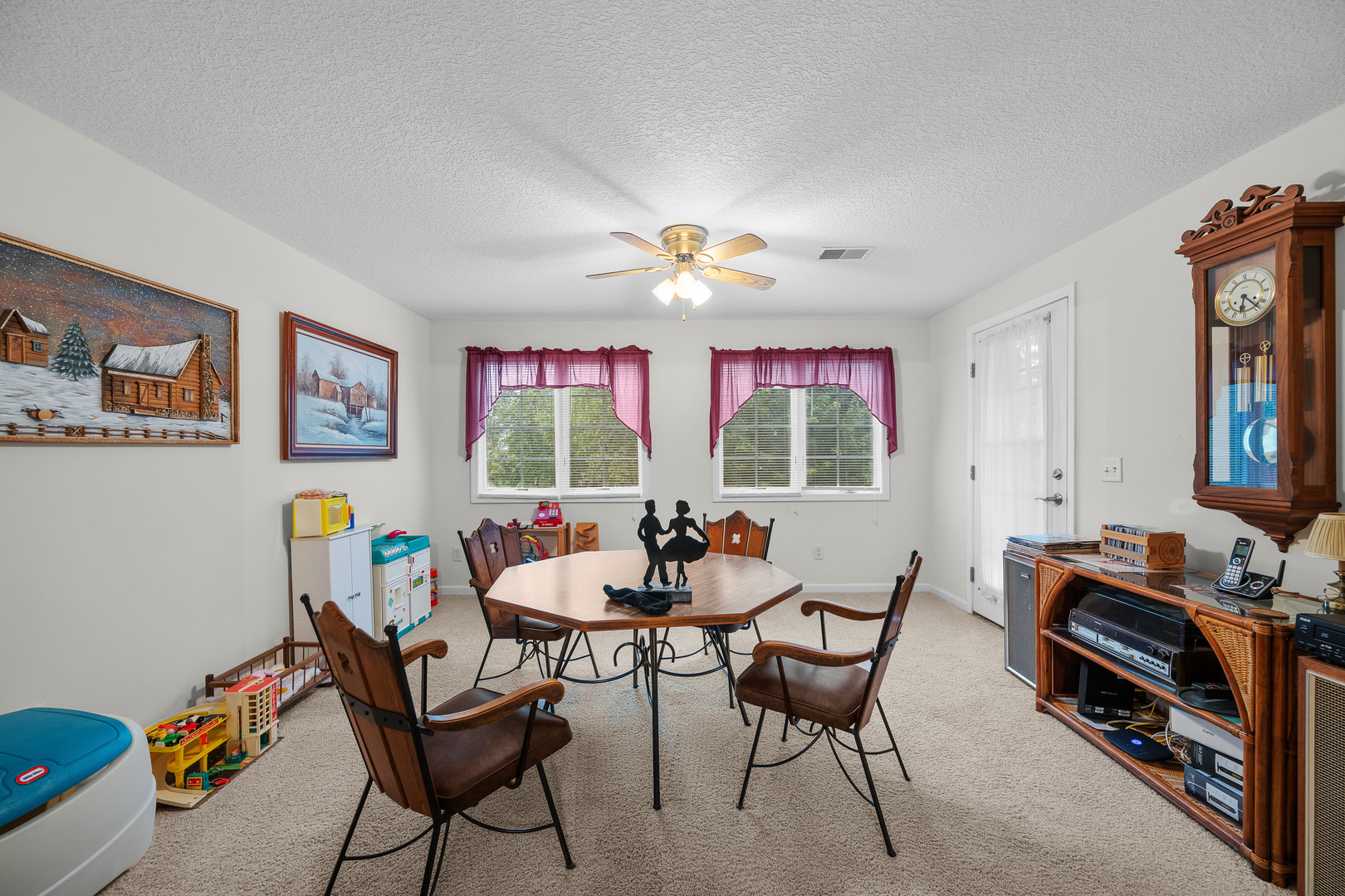 4046 Charles Court Property Photo 25