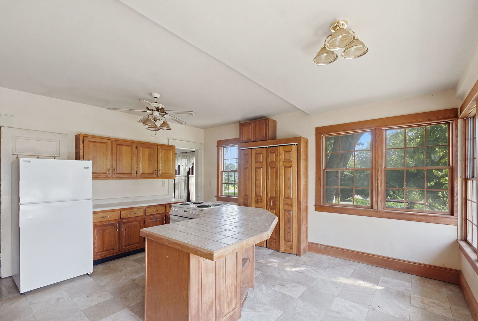 202 E Liberty Street Property Photo 5