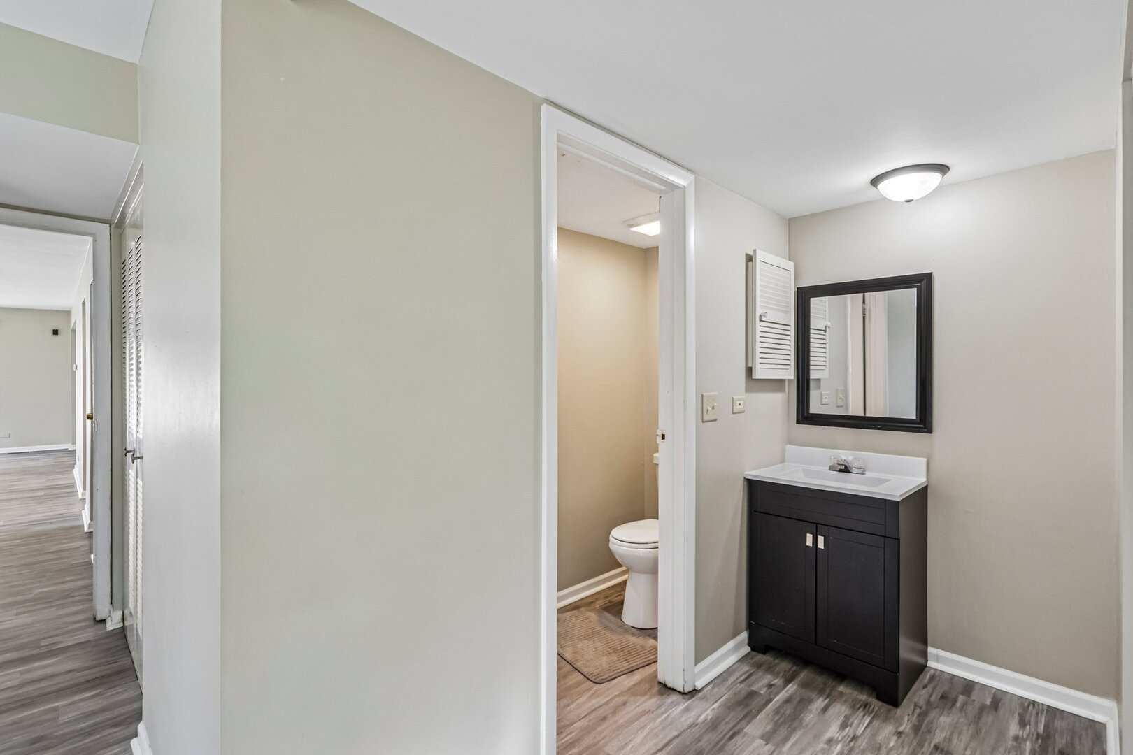 1760 Bristol Walk B Property Photo 14