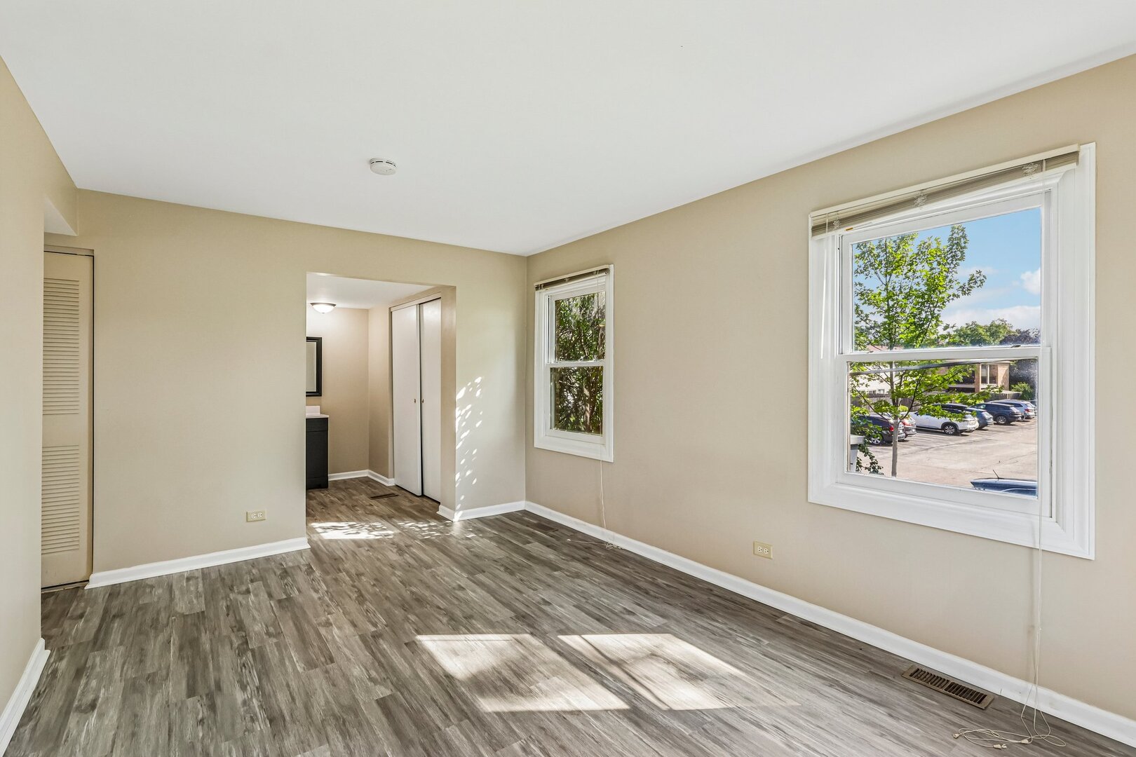 1760 Bristol Walk B Property Photo 16