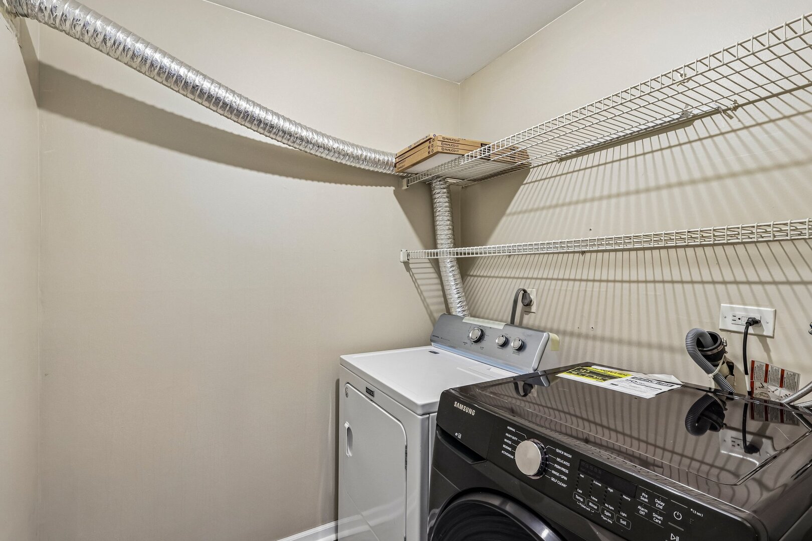 1760 Bristol Walk B Property Photo 17