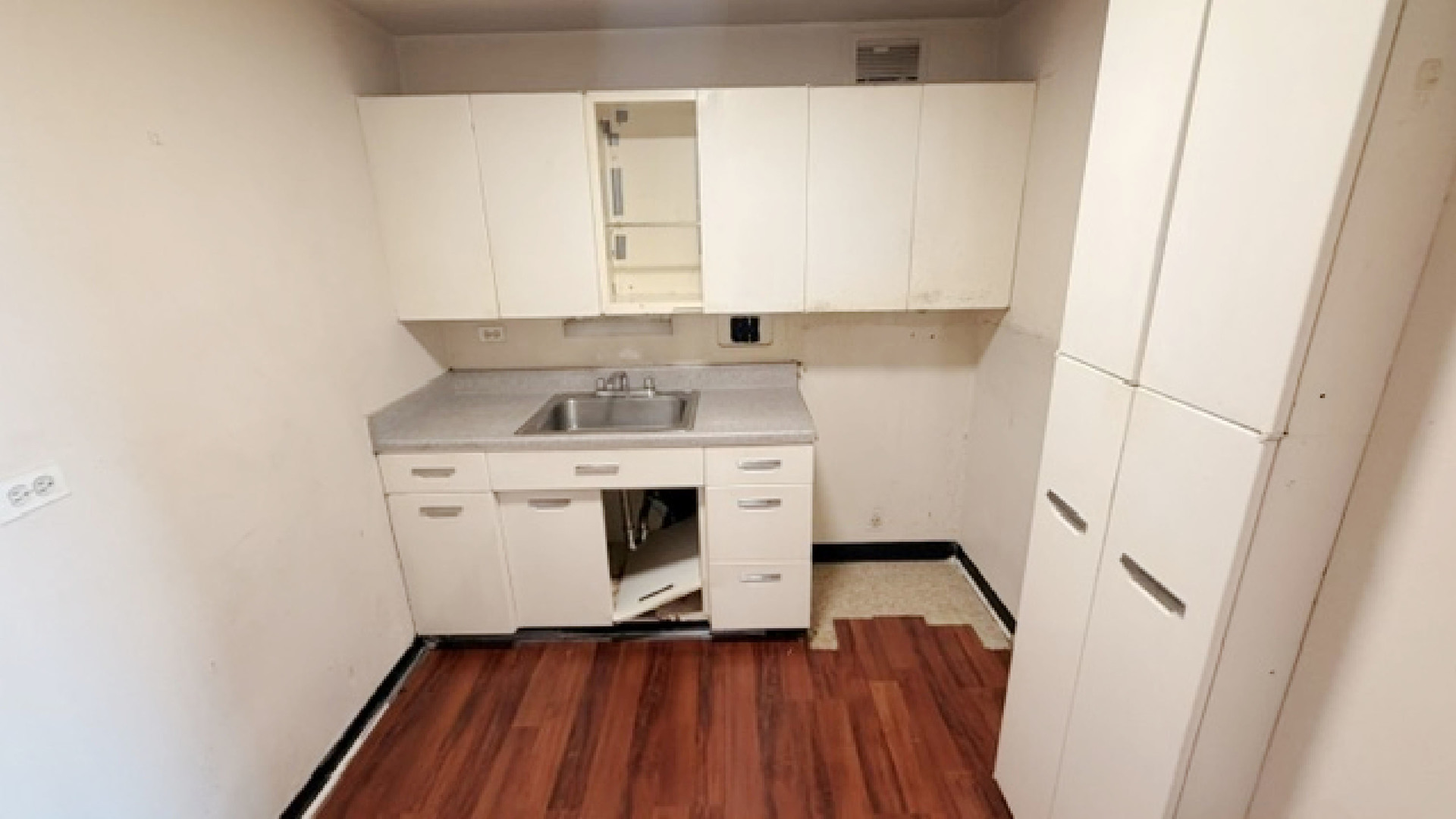 7337 S South Shore Drive 1411 Property Photo 12