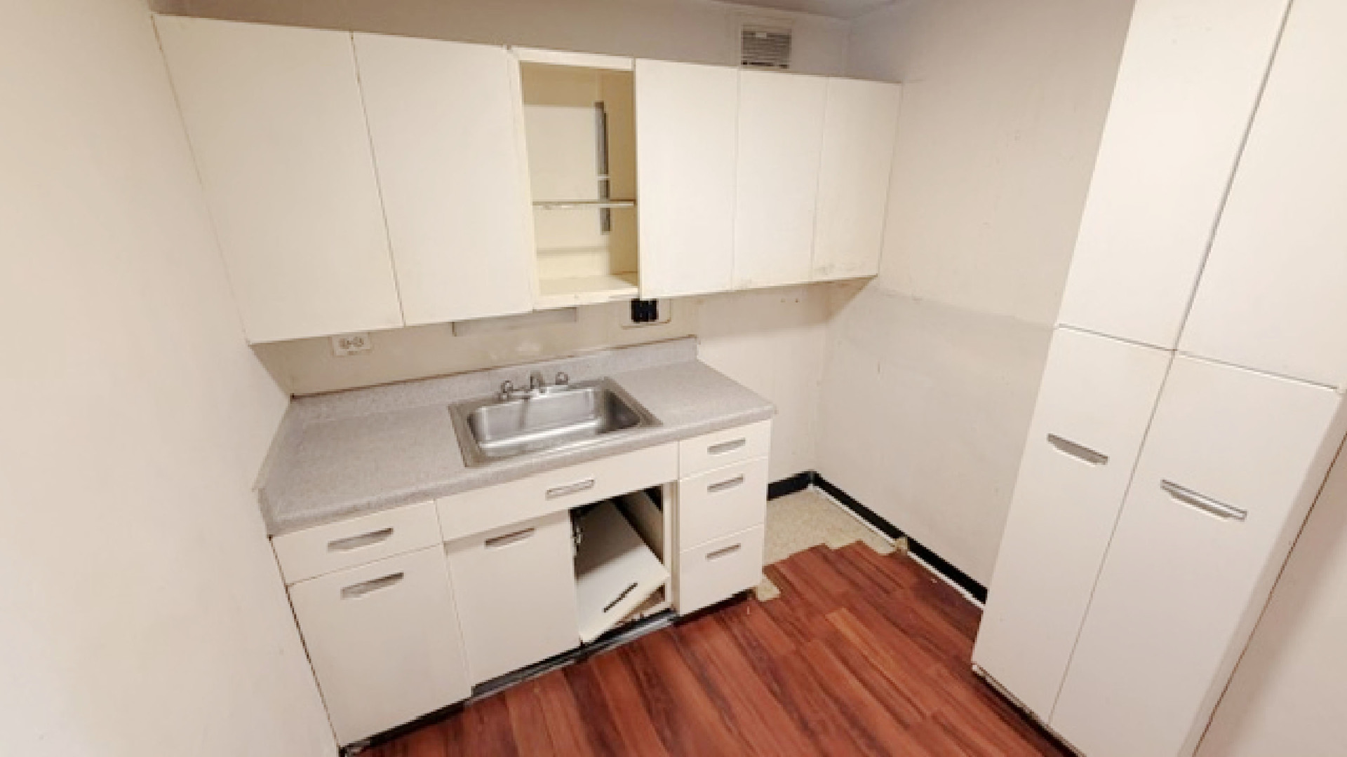 7337 S South Shore Drive 1411 Property Photo 13