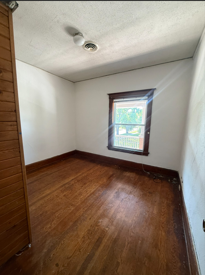 494 S Chicago Avenue 2n Property Photo 9