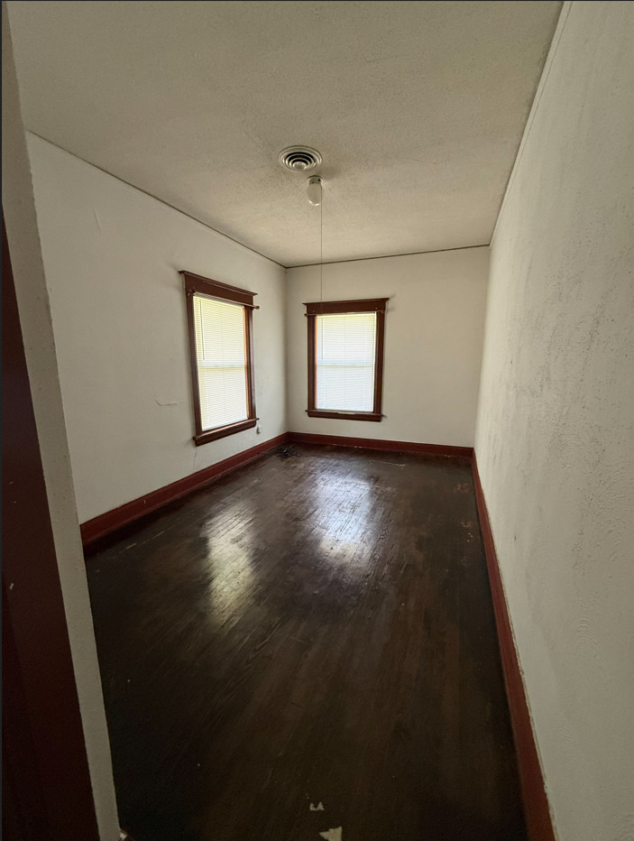 494 S Chicago Avenue 2n Property Photo 10