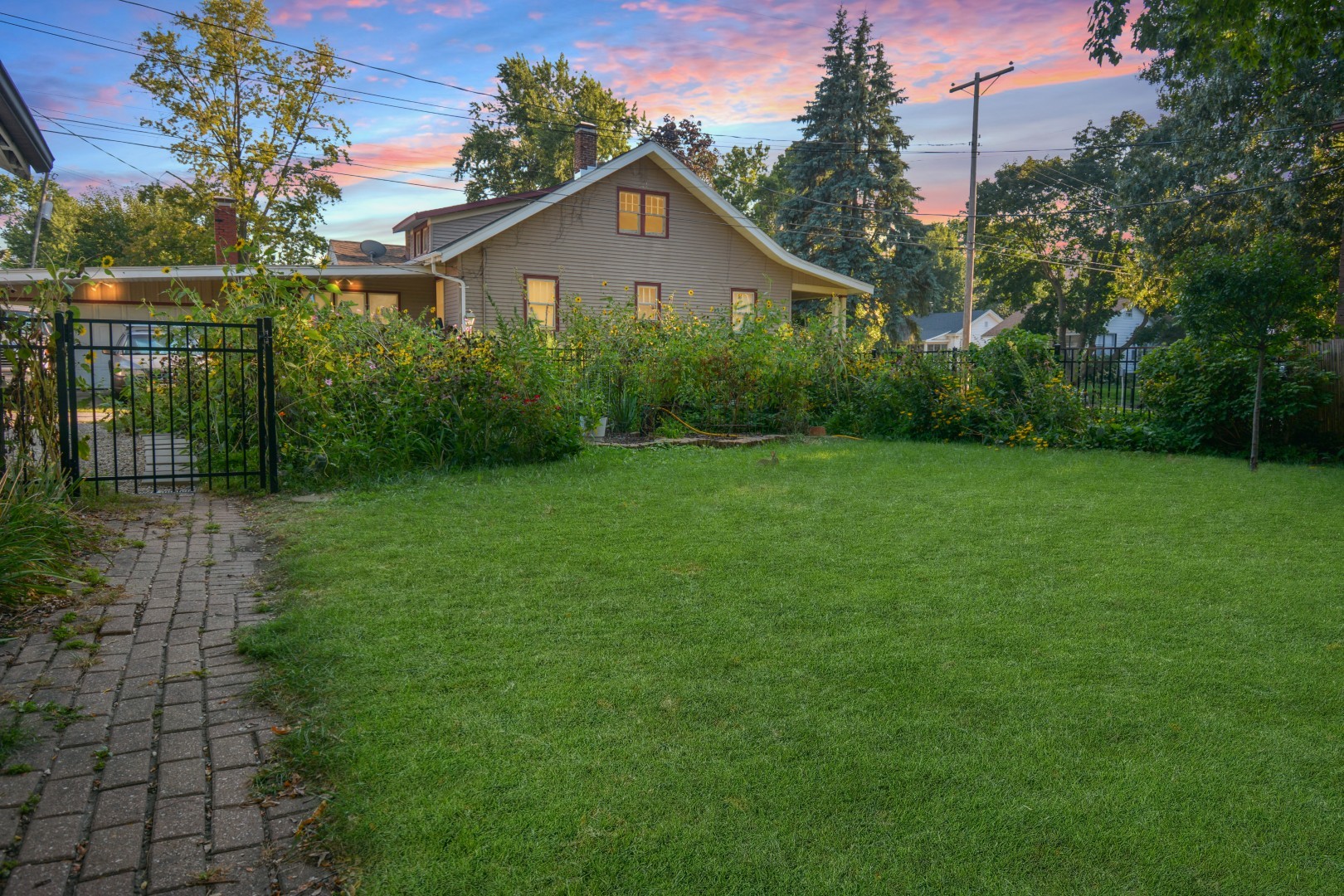 1317 E Grove Street Property Photo 65