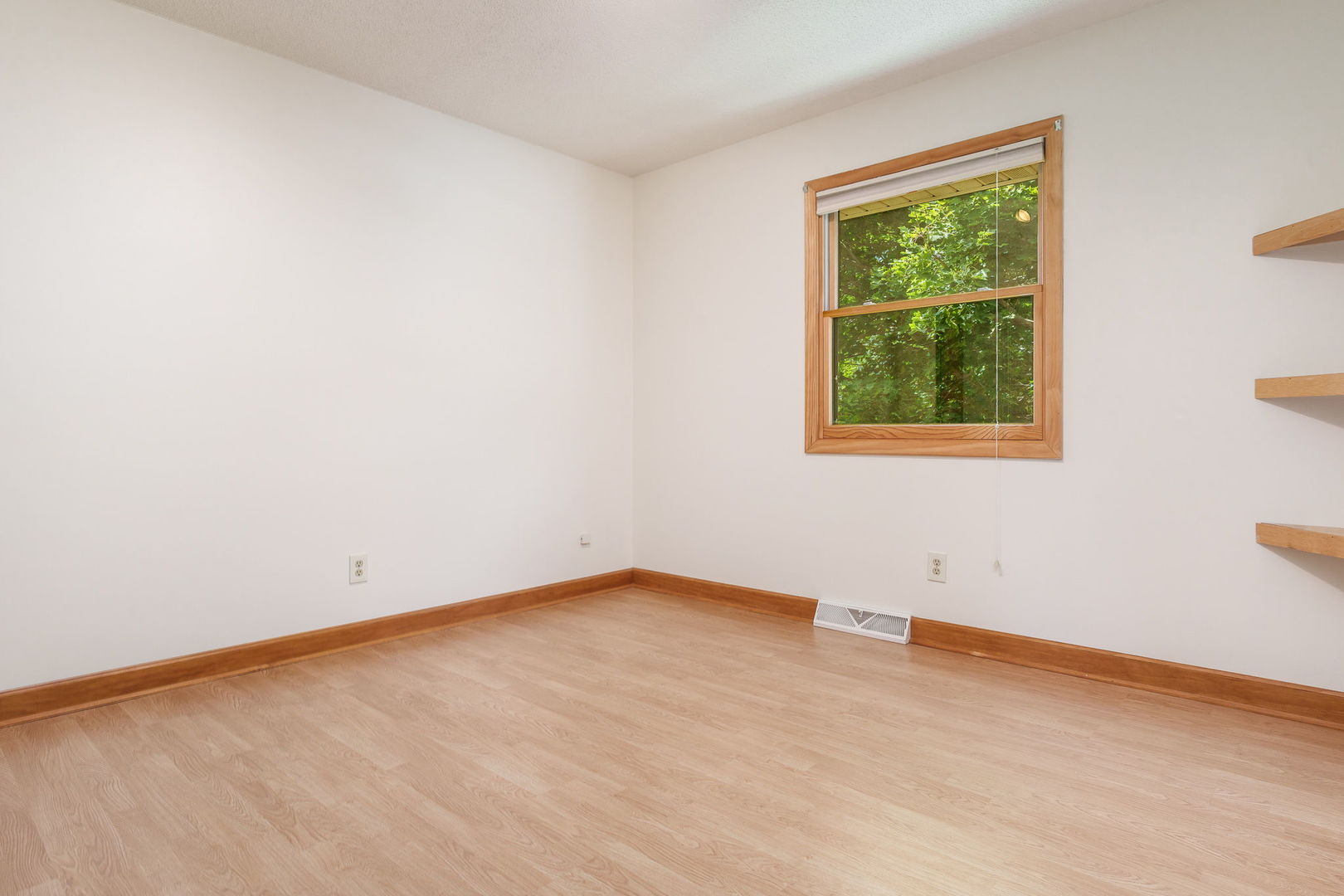 2379 Circle Drive Property Photo 15