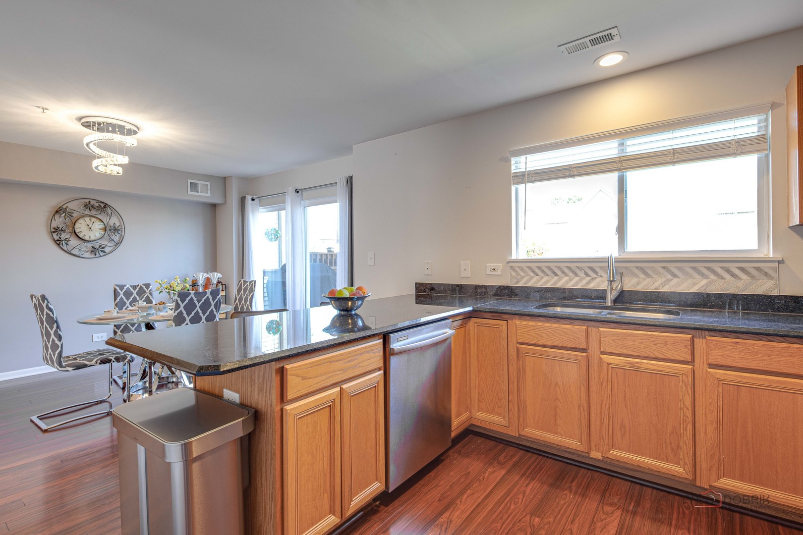 668 E Fountainview Drive Property Photo 14