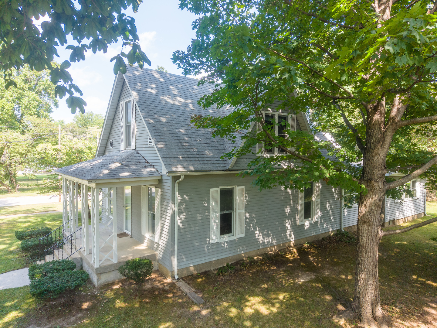 605 S Sycamore Street Property Photo 3