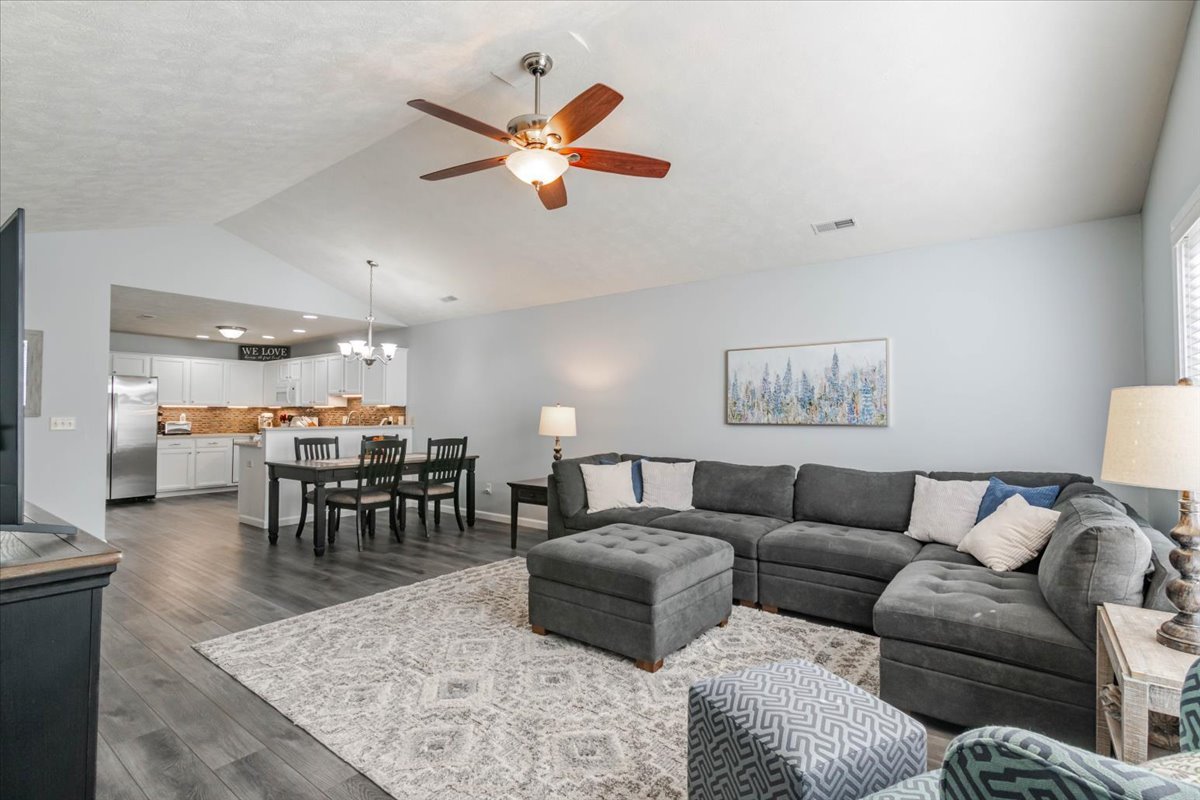3711 Wine Way Property Photo 3