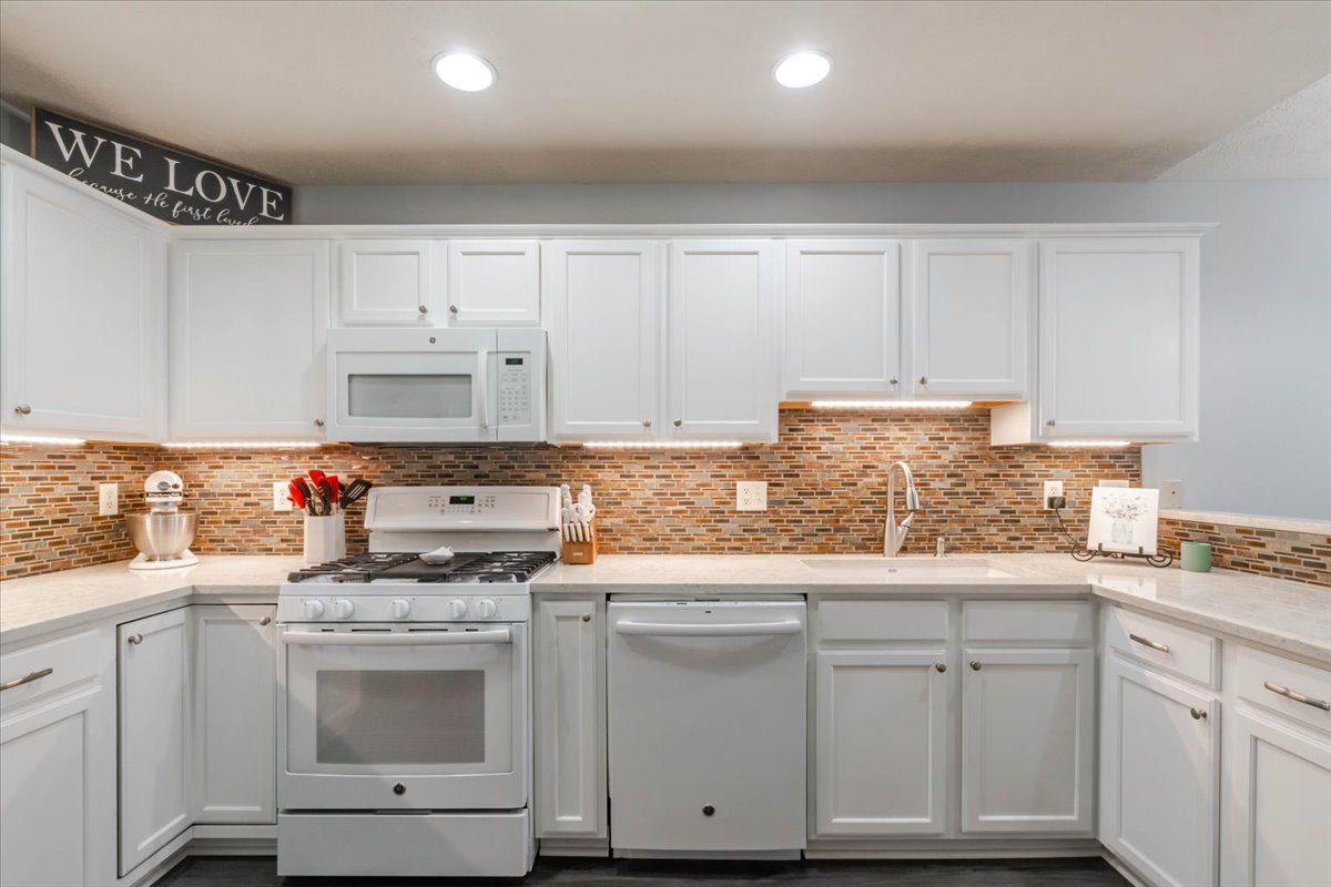 3711 Wine Way Property Photo 14