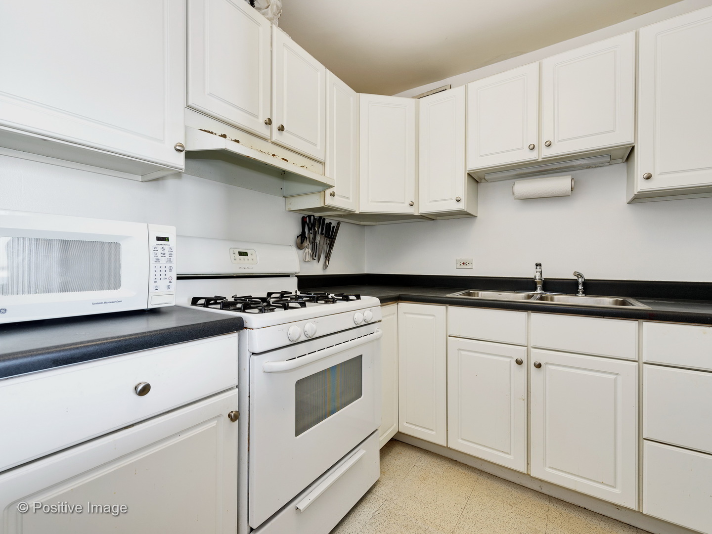2605 S Indiana Avenue 2304 Property Photo 9