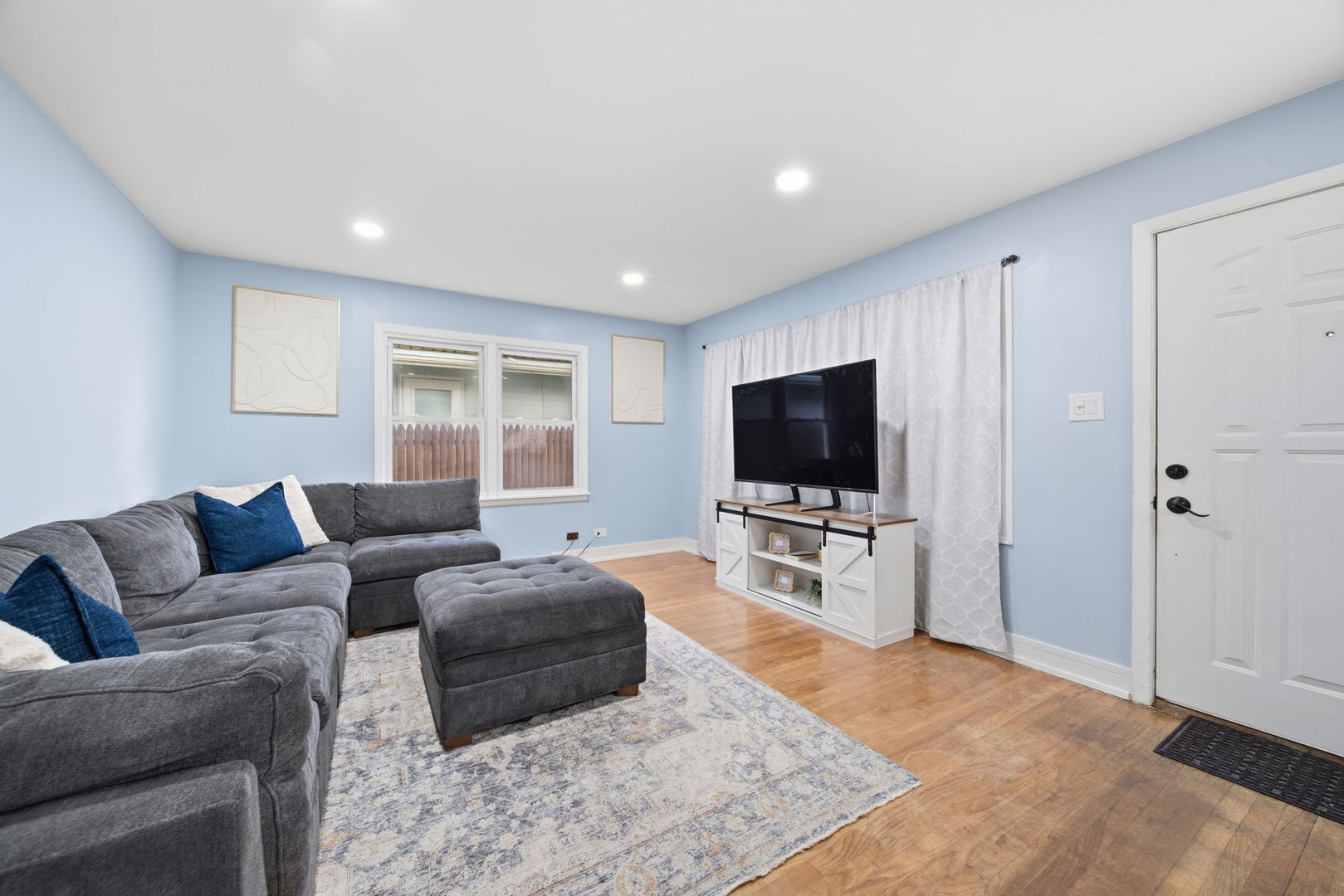 14723 S Richmond Avenue Property Photo 3