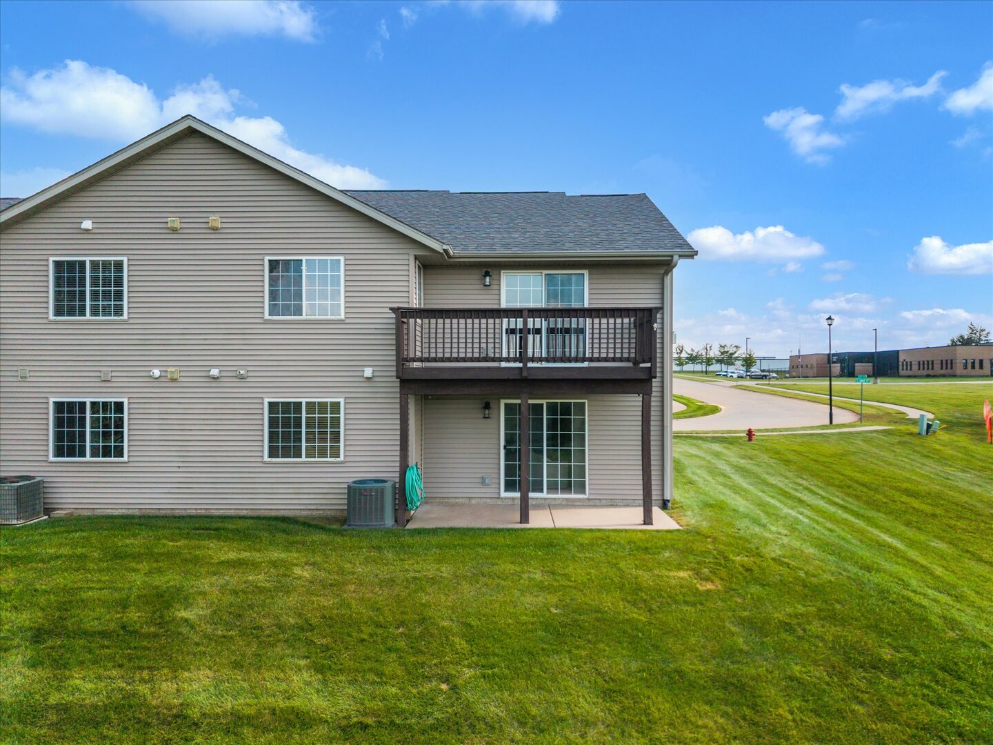 1604 E Lomar Street Property Photo 9