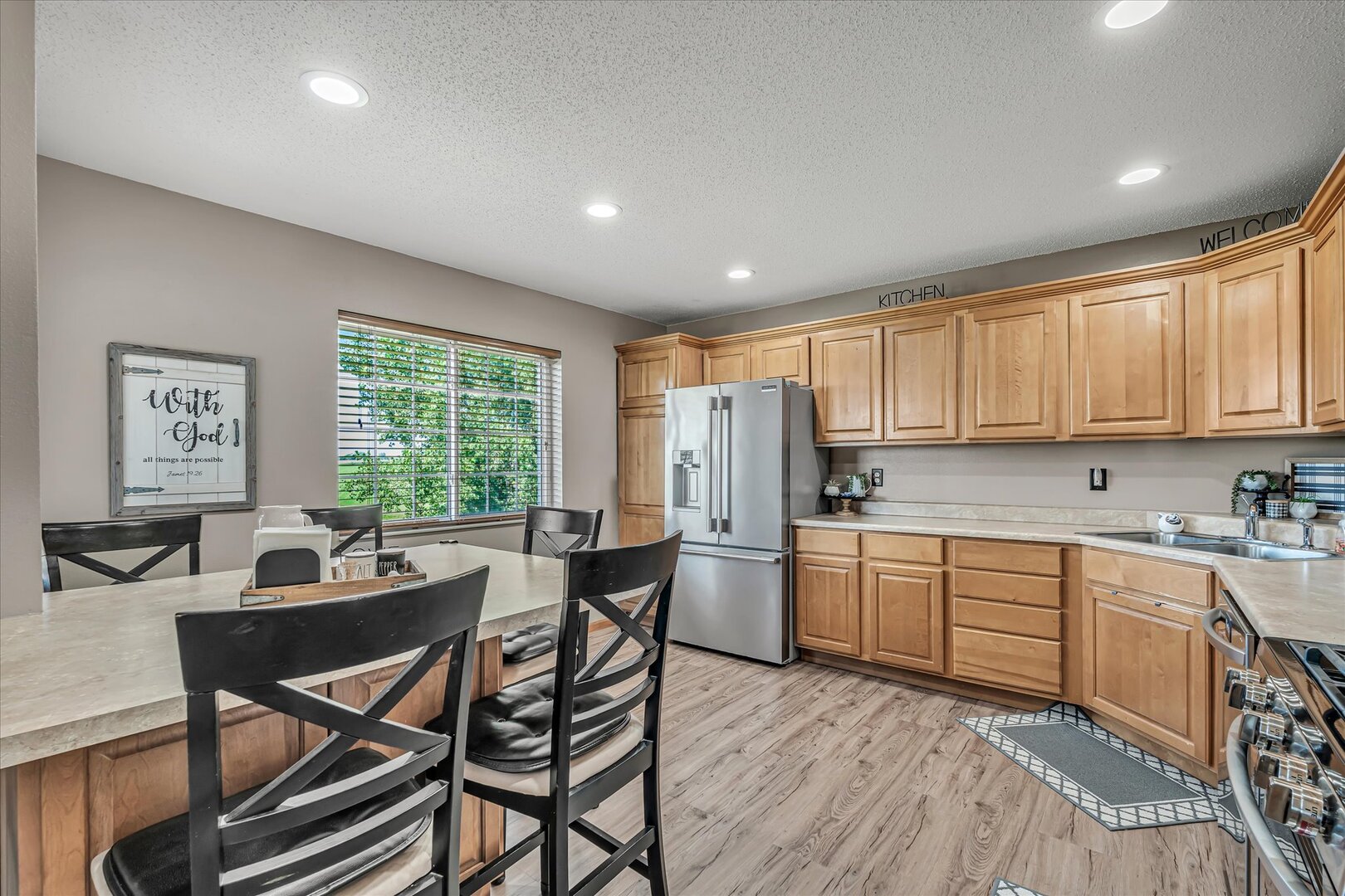 1604 E Lomar Street Property Photo 13
