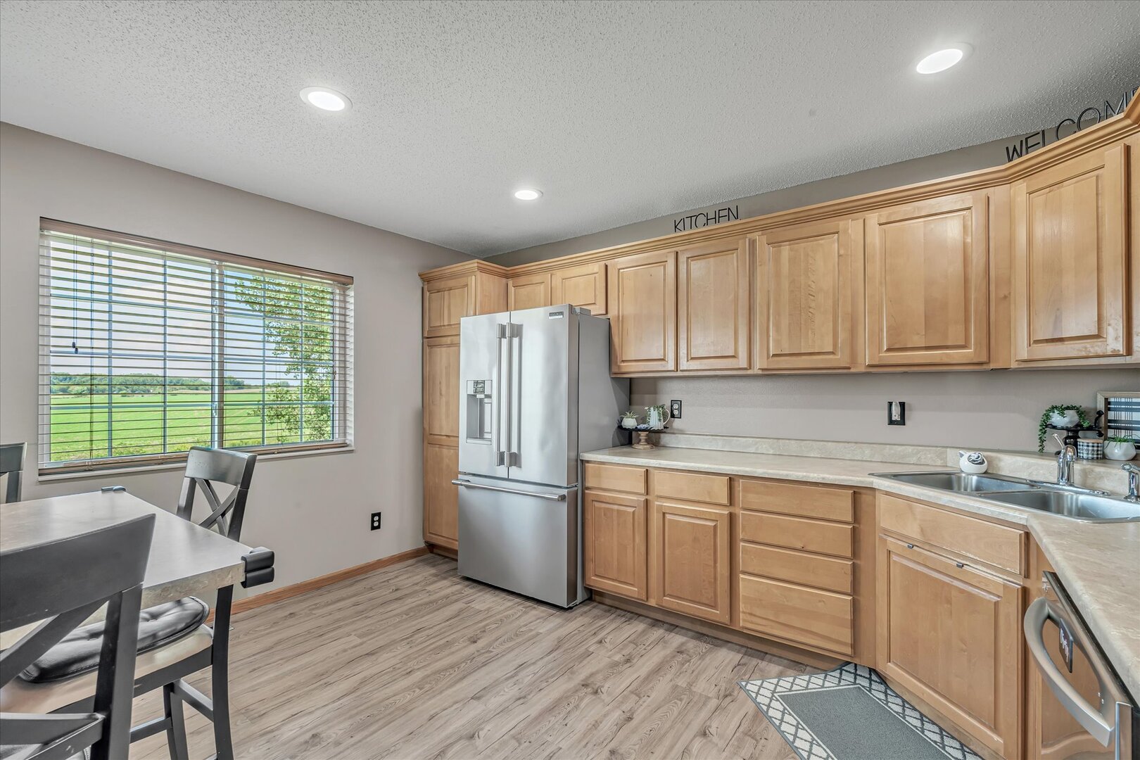 1604 E Lomar Street Property Photo 16