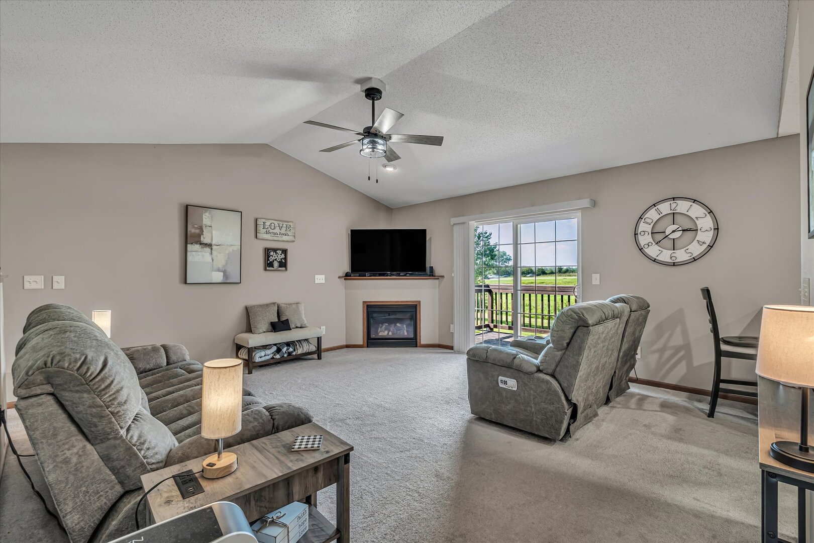 1604 E Lomar Street Property Photo 17