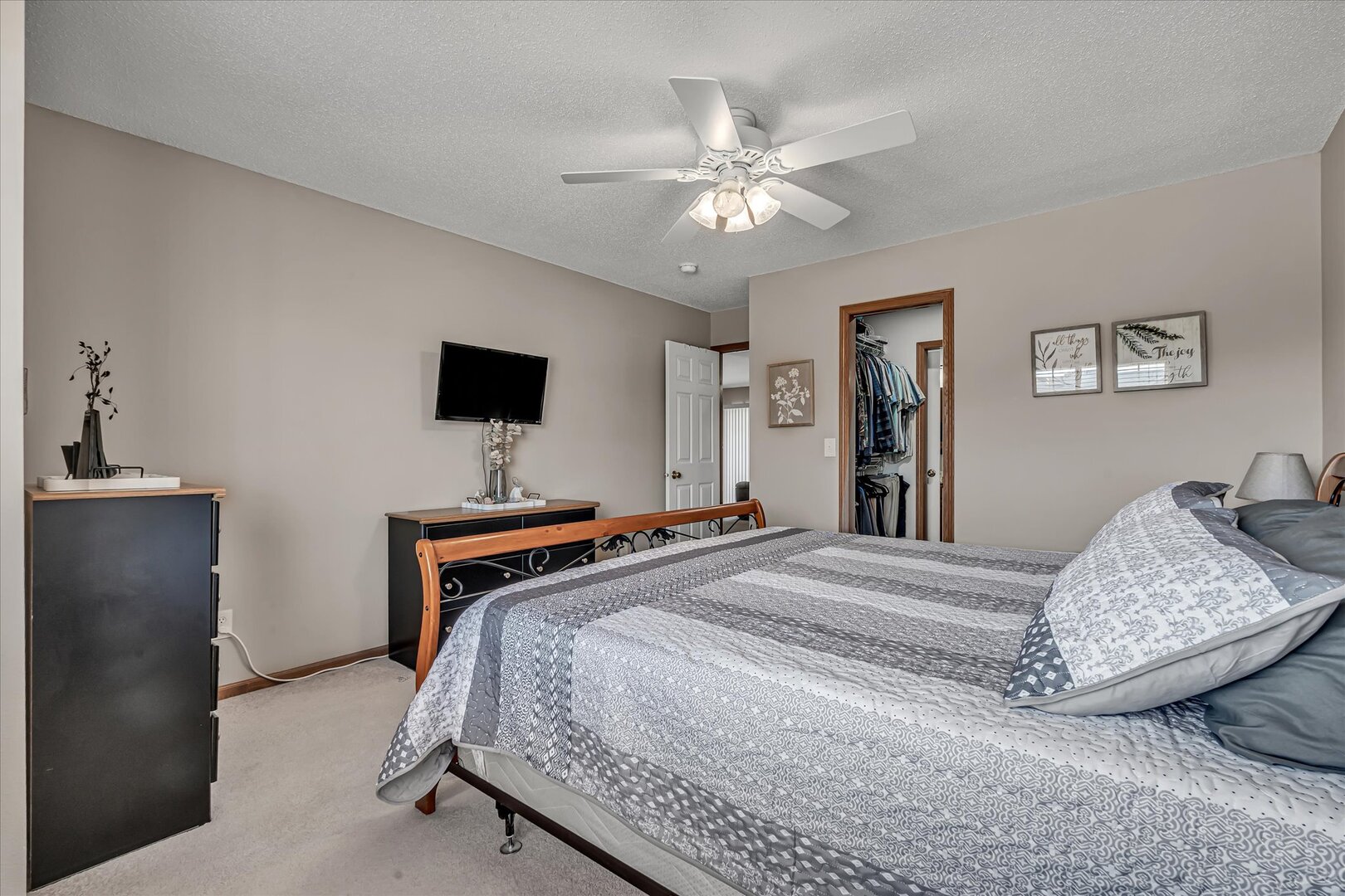 1604 E Lomar Street Property Photo 26