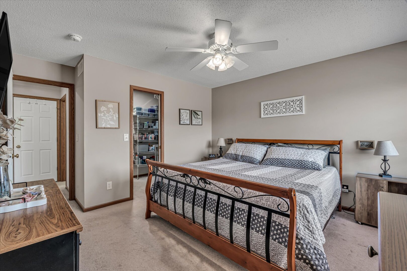 1604 E Lomar Street Property Photo 27