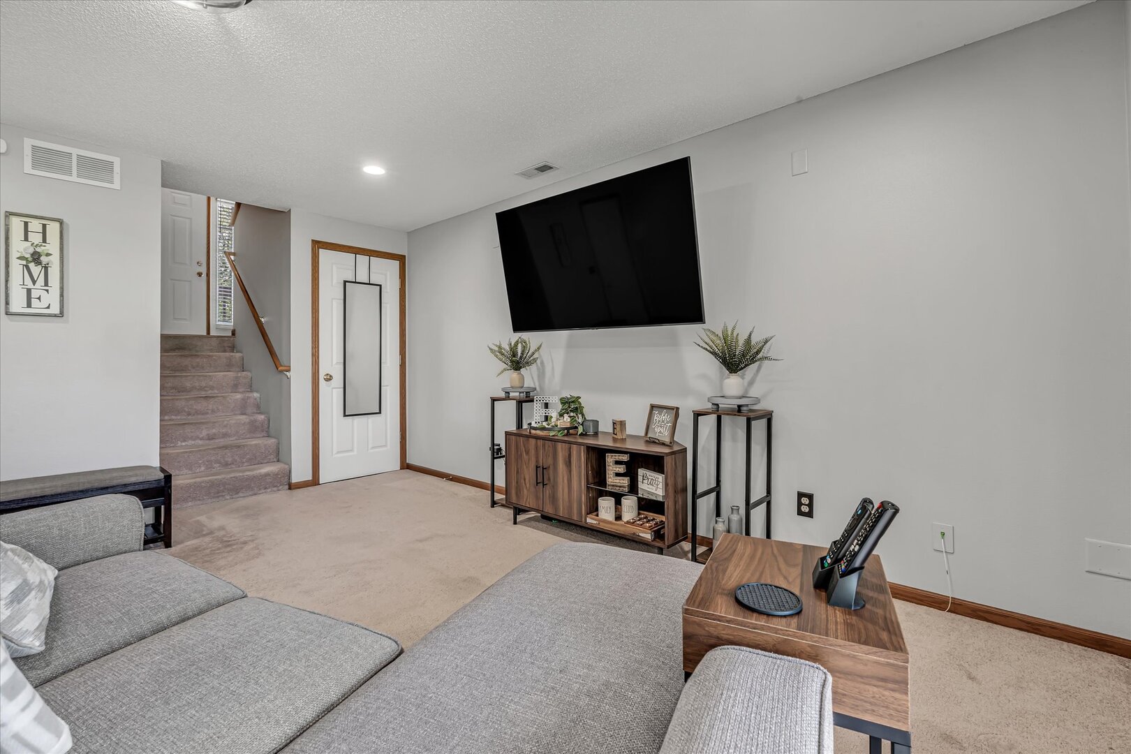 1604 E Lomar Street Property Photo 43