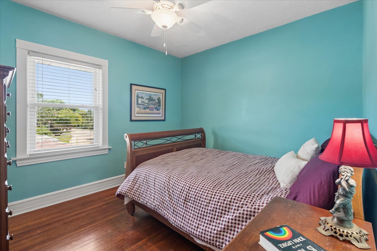 632 Thomas Avenue Property Photo 16