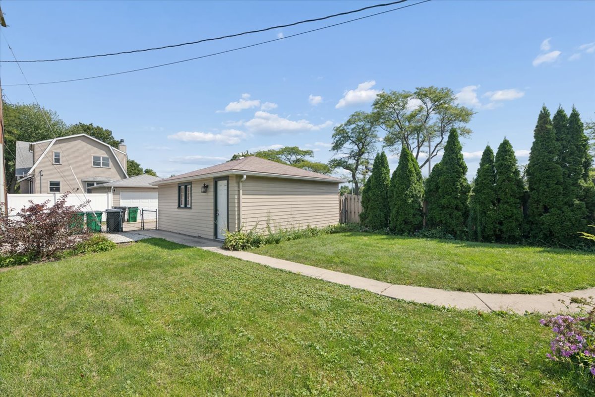 632 Thomas Avenue Property Photo 21