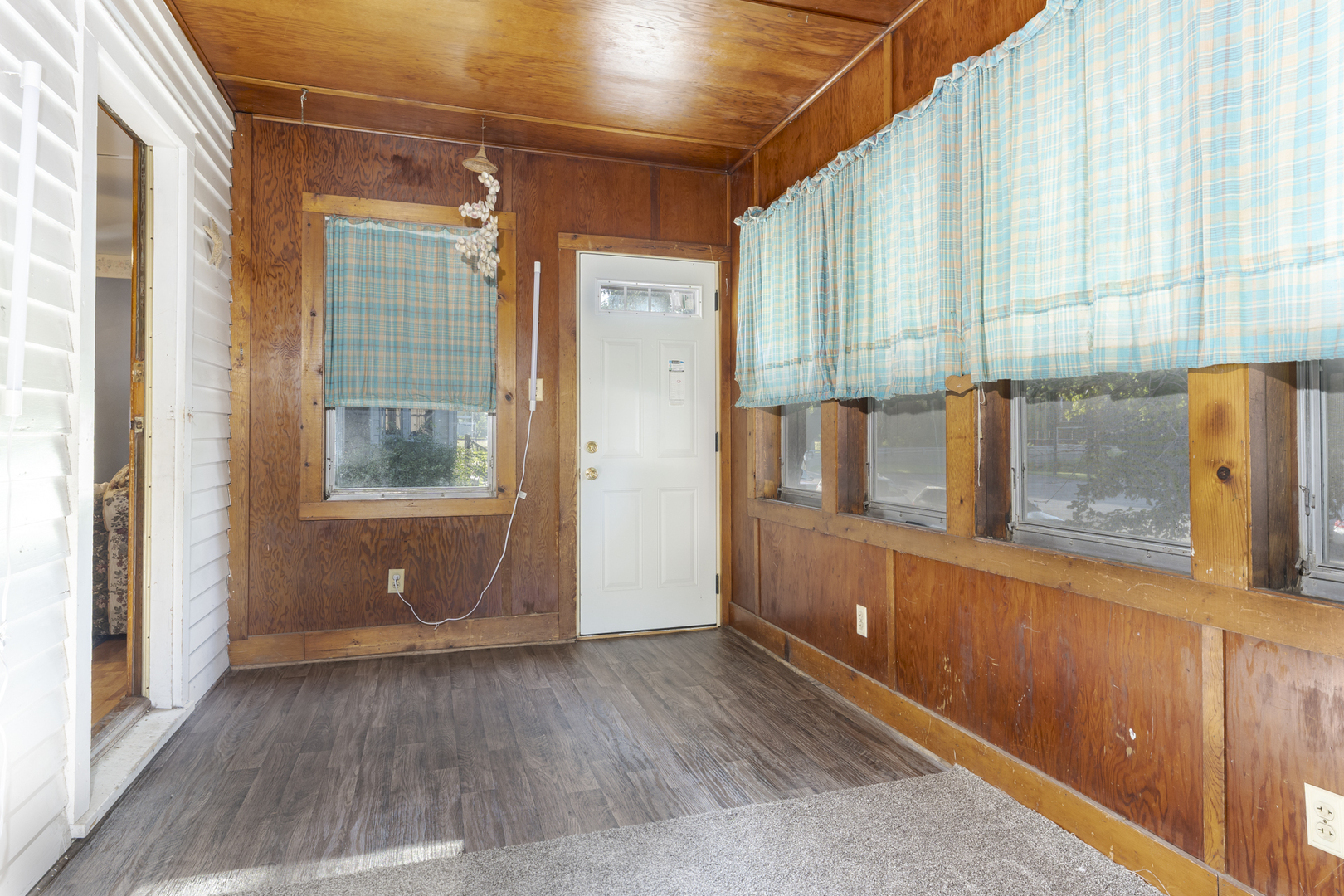 815 W Water Street Property Photo 3