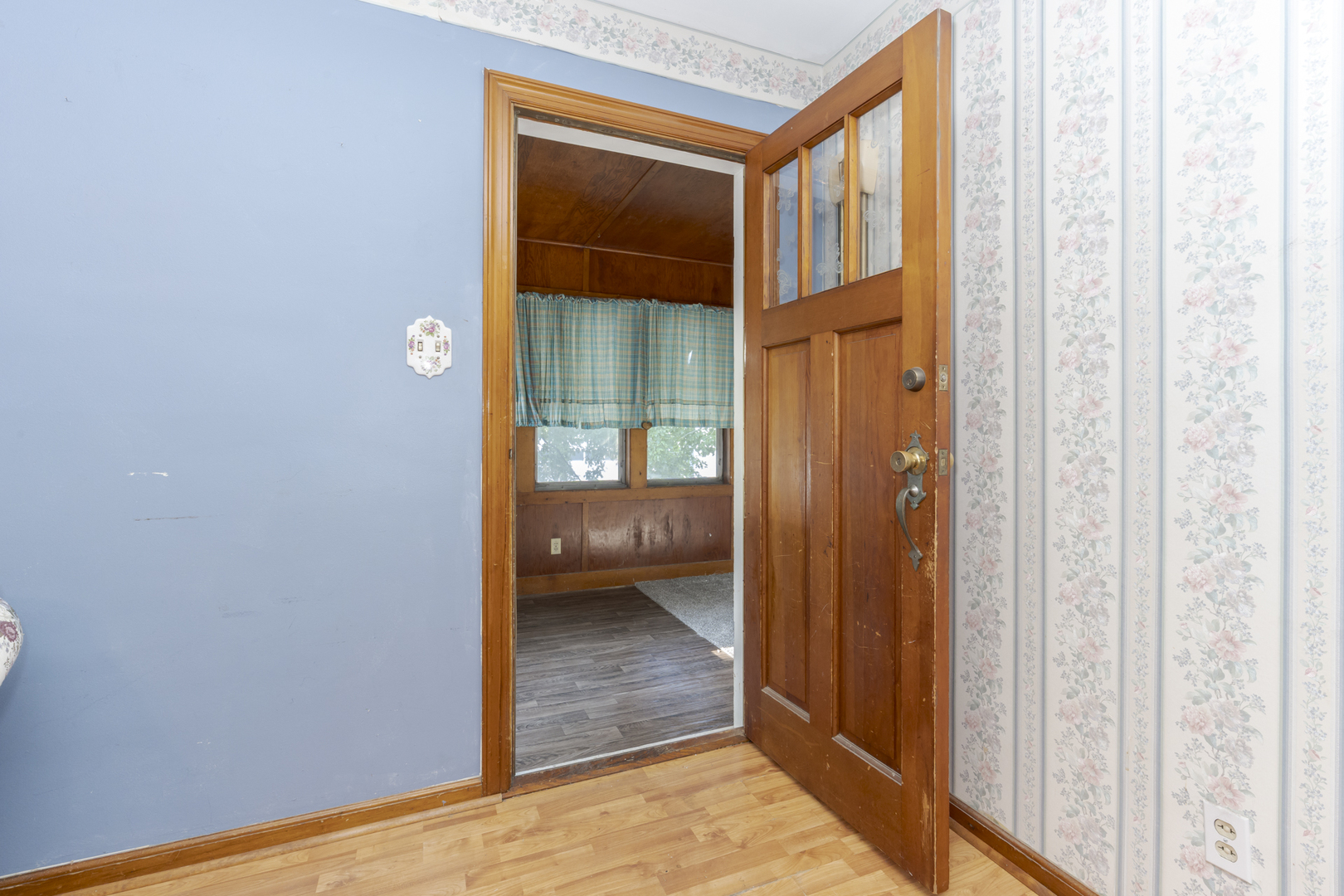 815 W Water Street Property Photo 7