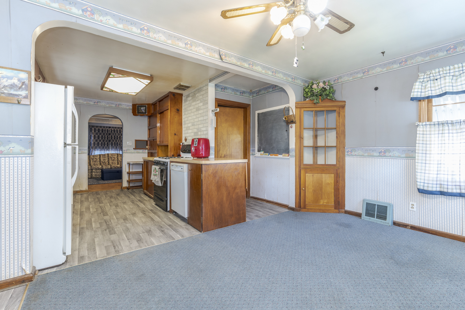 815 W Water Street Property Photo 17