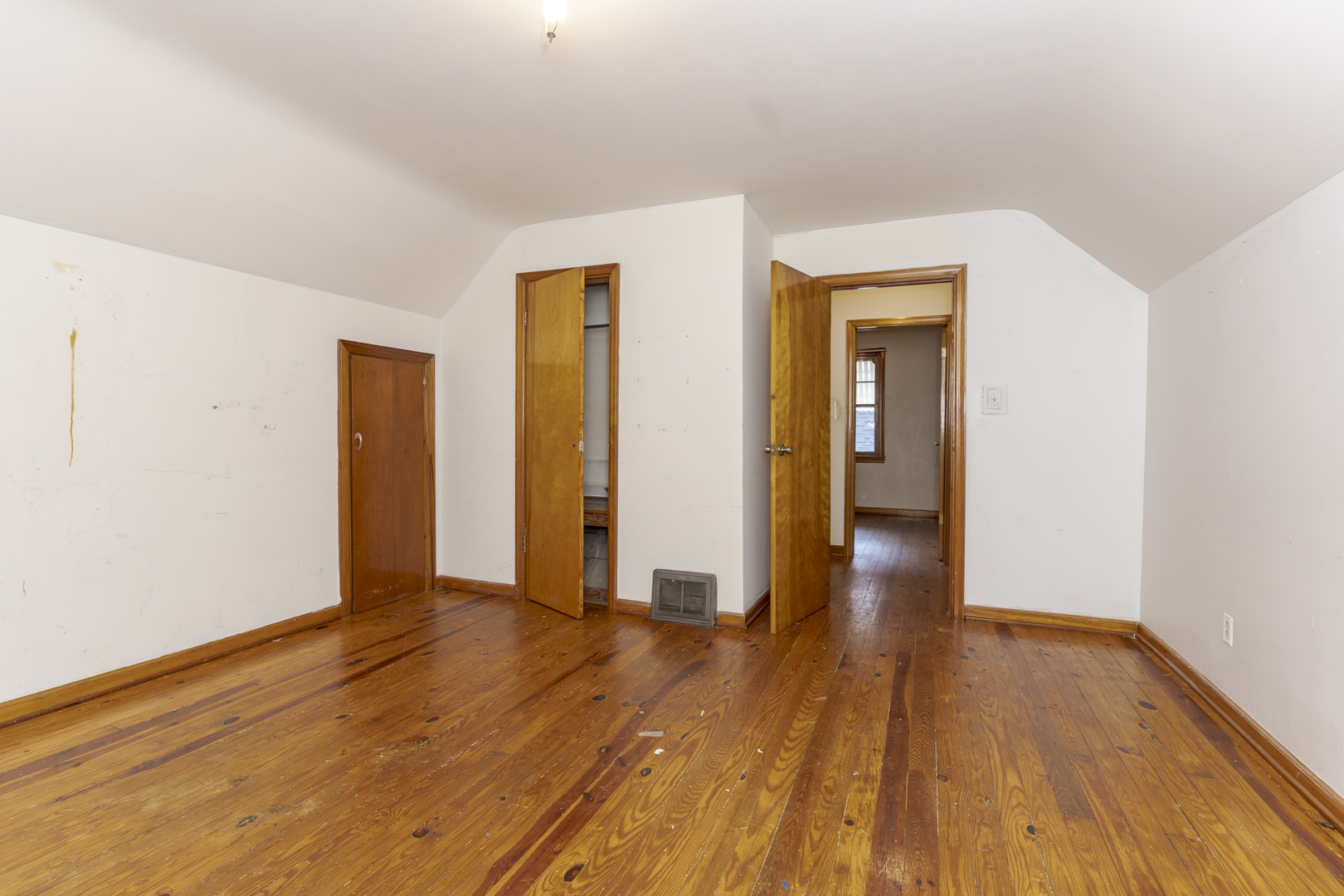815 W Water Street Property Photo 23