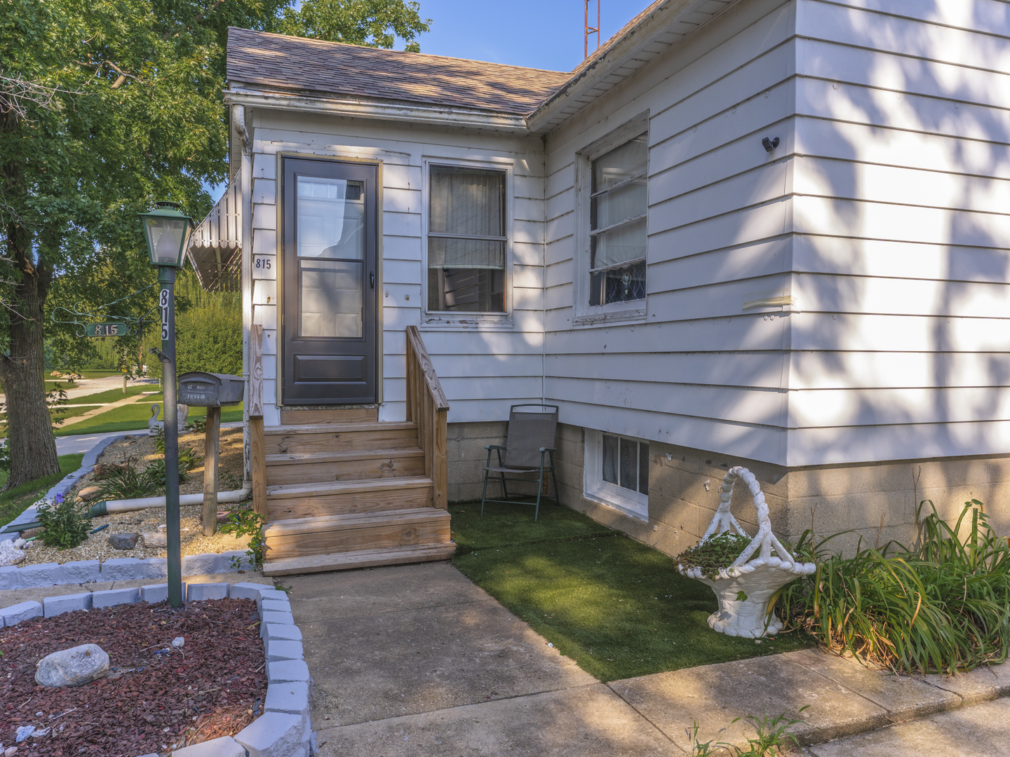 815 W Water Street Property Photo 34