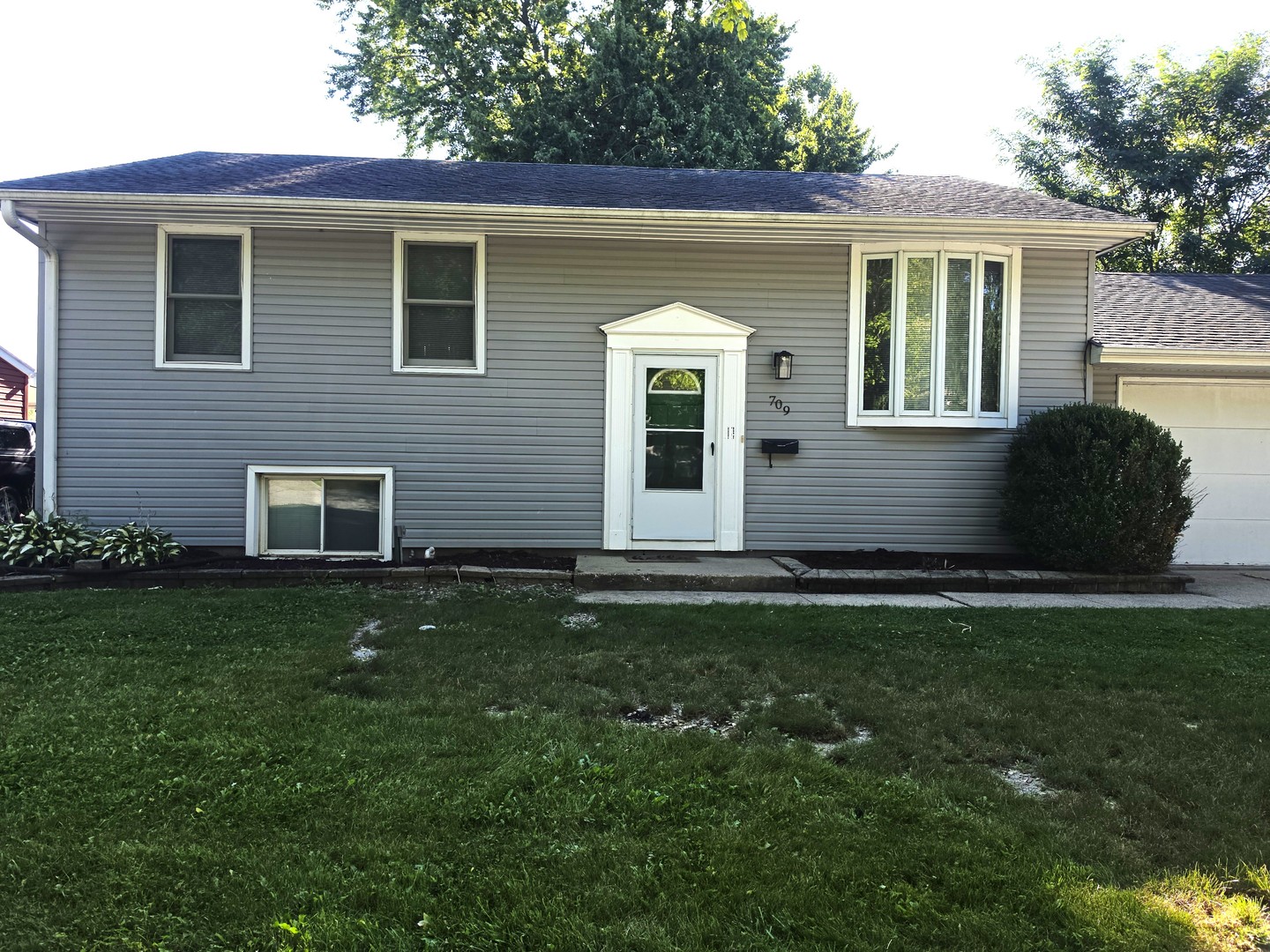 709 Parkside Circle Property Photo 1